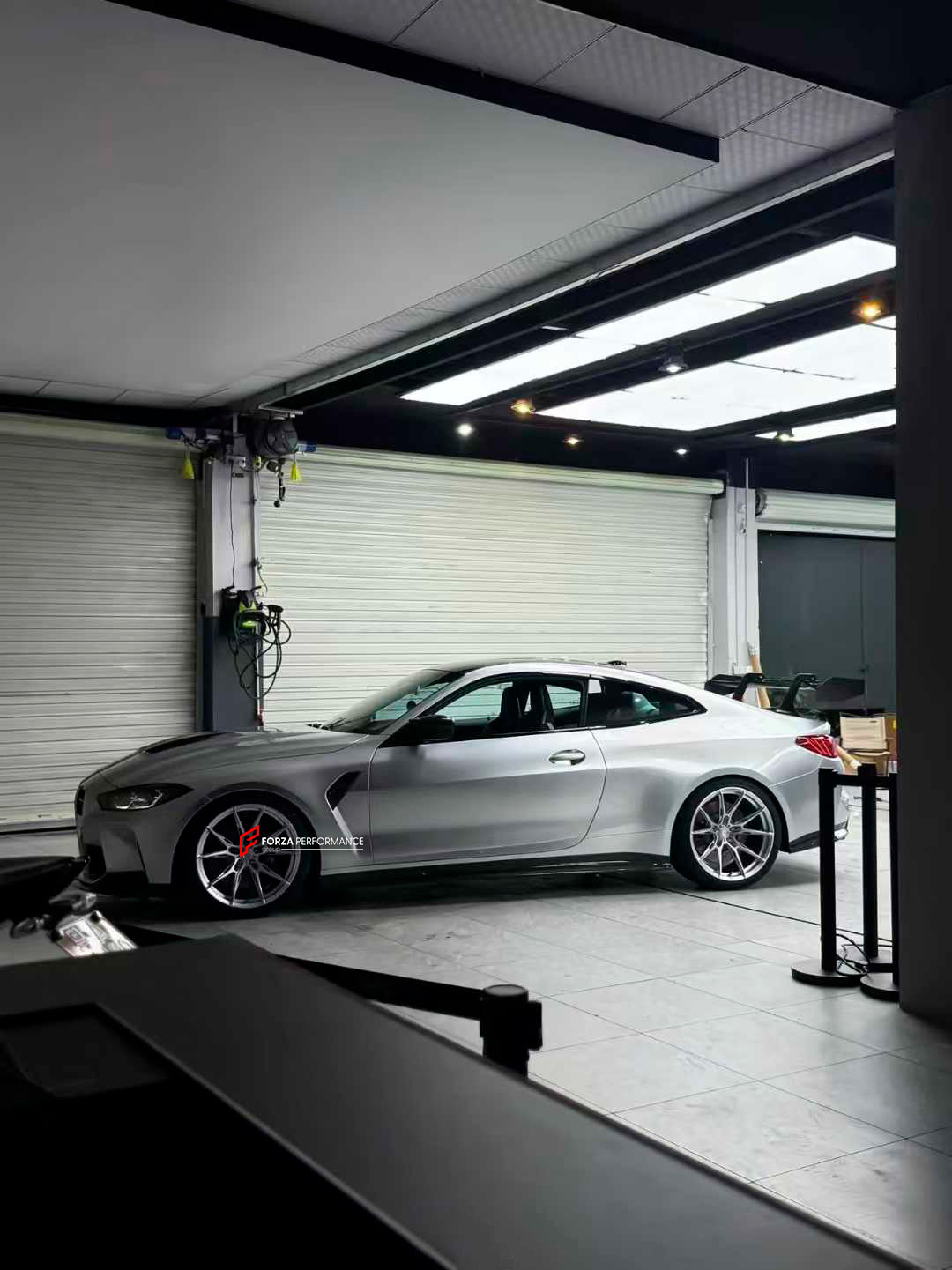 DRY CARBON REAR WING SPOILER FOR BMW M4 G82 2021+

Set include:

Rear Wing Spoiler
Brackets 

Material: Carbon

Note: Professional installation is required 