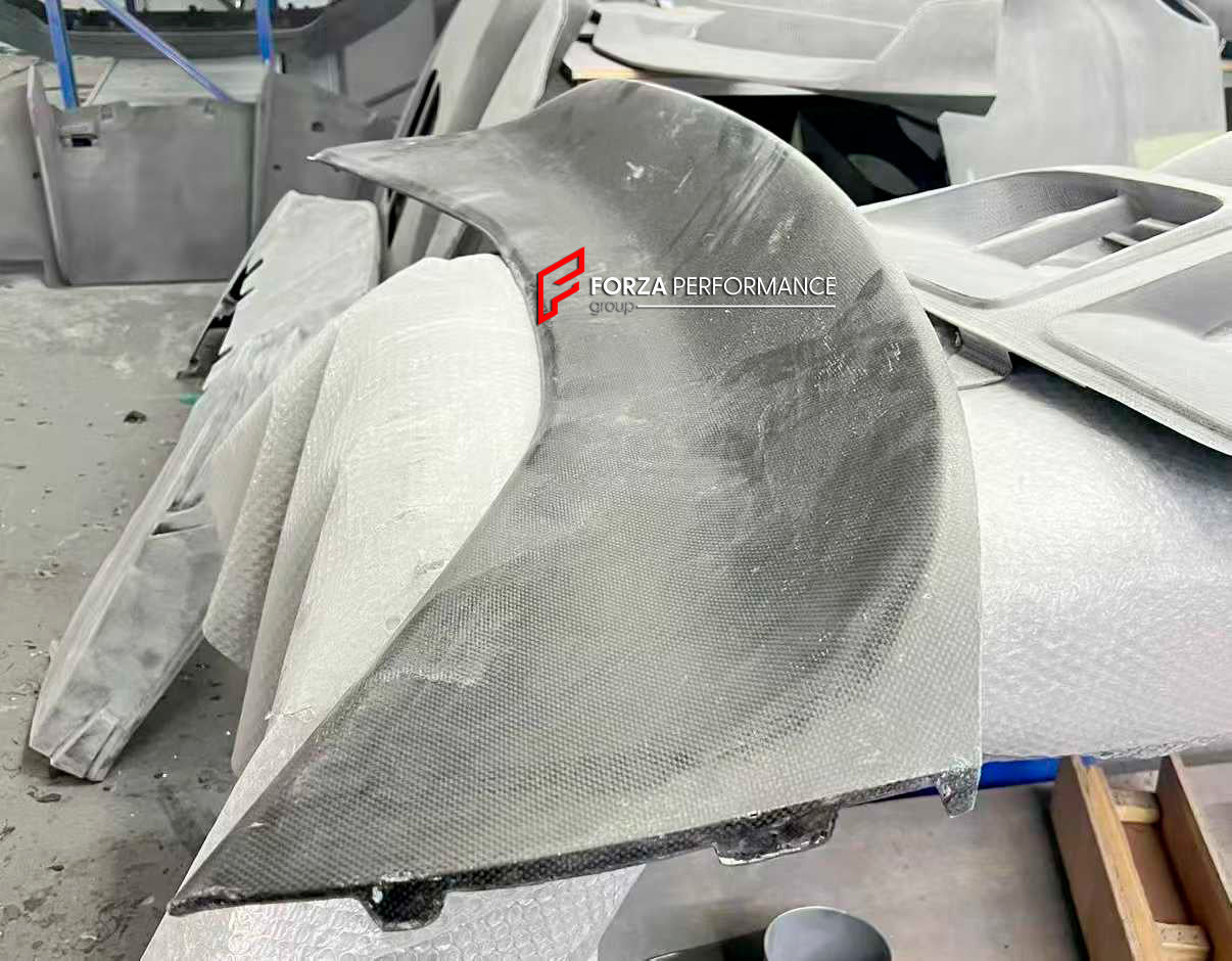 DRY CARBON REAR WING SPOILER for FERRARI 296 GTS GTB FORZA PERFORMANCE NOVITEC N-LARGO WING

Set includes:

Rear Spoiler

Material: Carbon Fiber