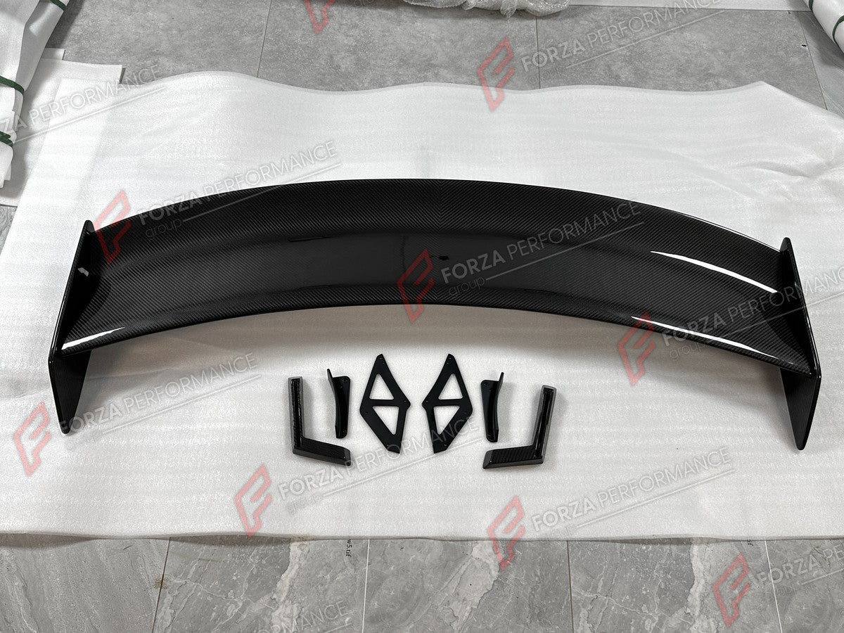DRY CARBON REAR WING SPOILER for FORD MUSTANG VI S550 2015 - 2023 FORZA PERFORMANCE custom fit GT500 Style

Set includes:
Rear Wing Spoiler
Wing Mounting Brackets

Material: Dry Carbon

NOTE: Professional installation is required.