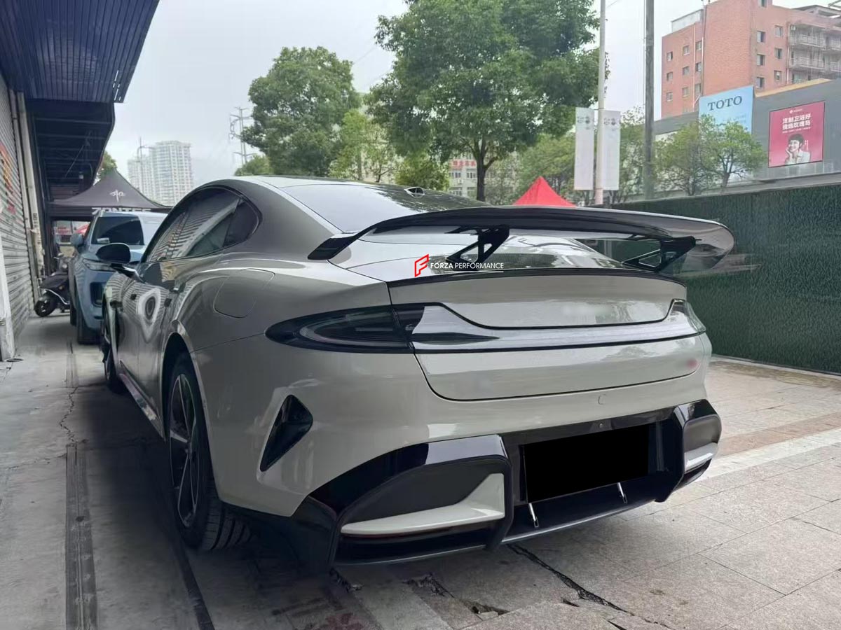 DRY CARBON REAR WING SPOILER for XIAOMI SU7 2024+
Set includes:

Rear Wing Spoiler
Material: Dry Carbon

NOTE: Professional installation is required.