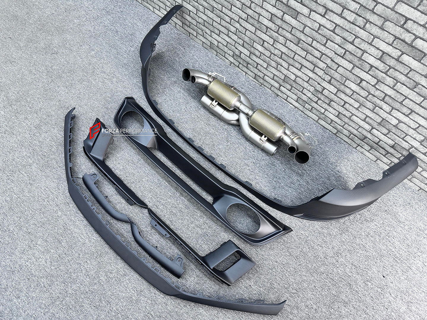 DRY CARBON REPLACEMENT BODY KIT for PORSCHE 911 992.2 CARRERA 2025+

Set includes:

Front Lip

Front Bumper Air Vent Trim
Rear Diffuser
Exhaust System

Material: Dry Carbon

NOTE: Professional installation is required