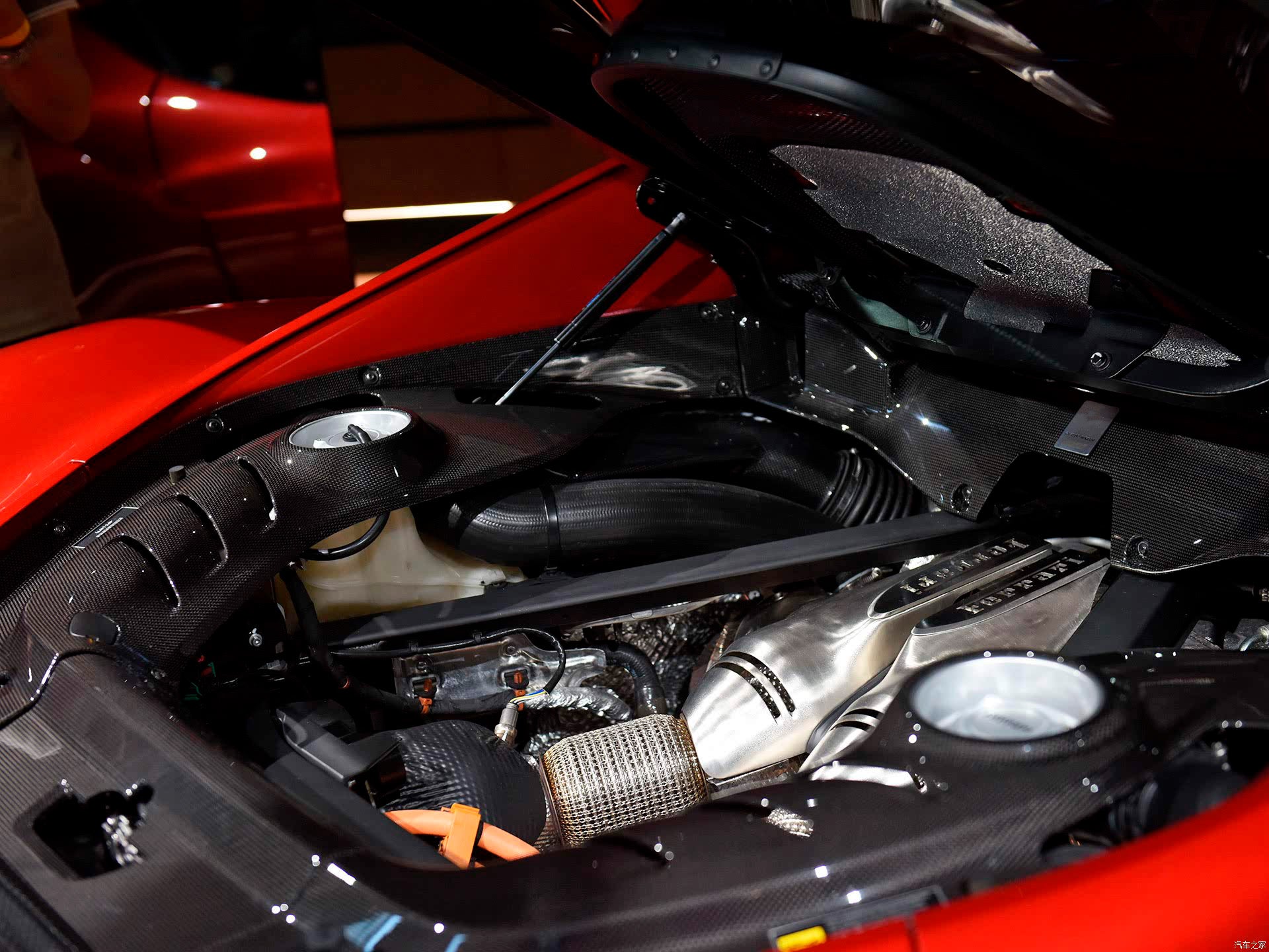 DRY CARBON REPLACEMENT ENGINE COVER for FERRARI 296 GTS GTB

Set includes:

Engine Cover

Material: Dry Carbon

Note: Professional installation is required.

Payment ►
Visa
Master Card
PayPal (Pay via PayPal add 4,4%)
Cryptocurrency
Shipment ►
By express DHL/UPS/TNT/FedEx
To the local international airport
Special line by air
Special line by the sea
To Europe and the UK by train
When purchase please tell us which one you want