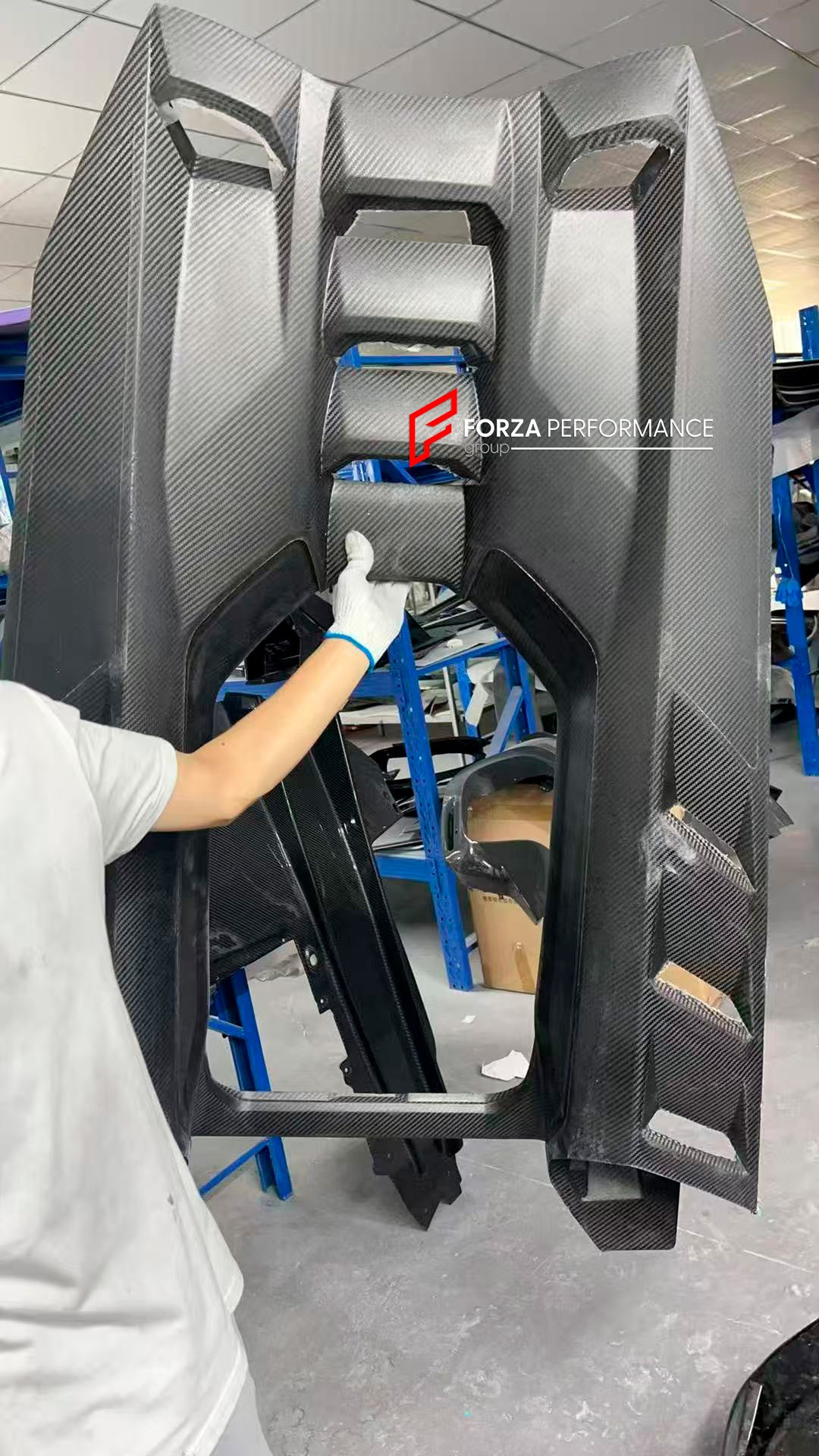 DRY CARBON REPLACEMENT REAR ENGINE BAY AREA for LAMBORGHINI REVUELTO 2023+

Set includes:

Engine Bay

Material: Dry Carbon

NOTE: Professional installation is required.

CONTACT US FOR PRICING