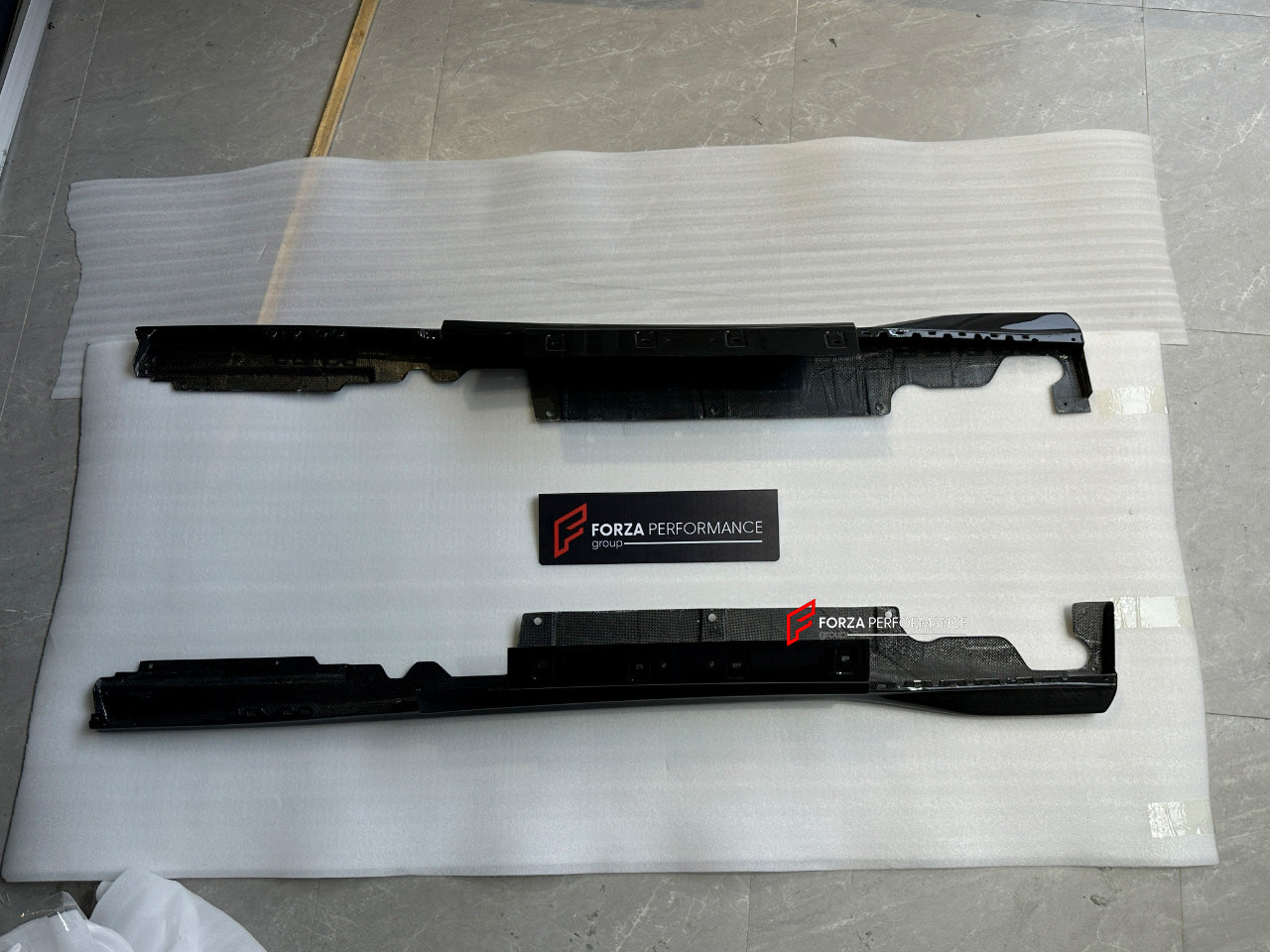 DRY CARBON REPLACEMENT SIDE SKIRTS for FERRARI 812 SUPERFAST

Set includes:

Side Skirts 

Material: Dry Carbon

Note: Professional installation is required

Payment ►


Visa

Mastercard

PayPal with a credit card (add 4.4% at checkout)
Payoneer
Cryptocurrency
Shipment ►
By express DHL/UPS/TNT/FedEx
To the local international airport
Special line by air
Special line by the sea
To Europe and the UK by train

Please let us know which shipping option you prefer.