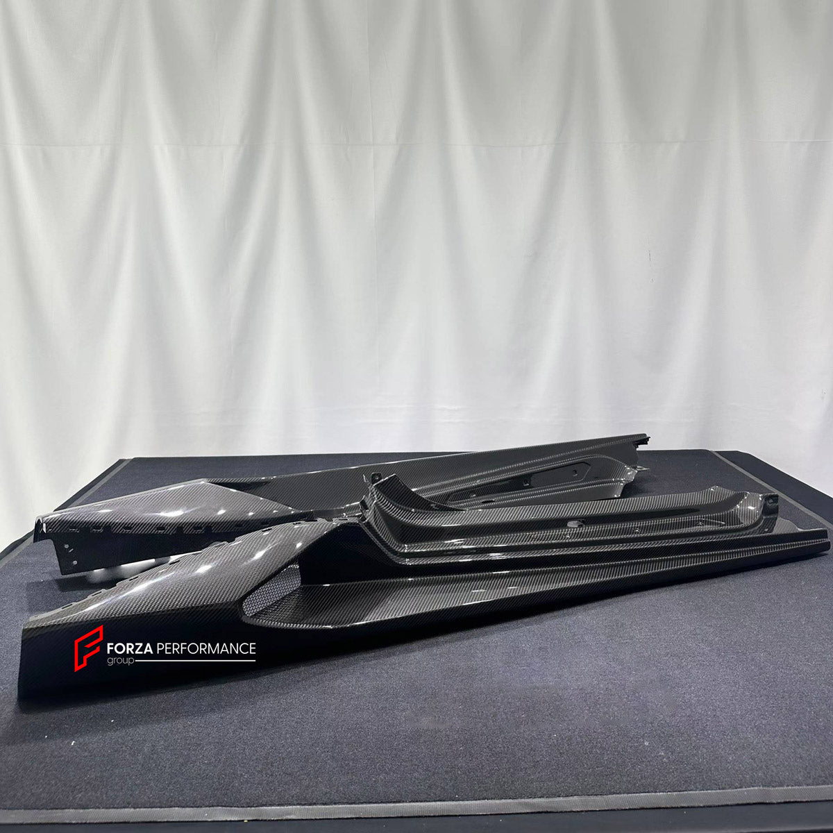 DRY CARBON SIDE SKIRTS for LAMBORGHINI HURACAN EVO 2019 - 2024

Set includes:
Side Skirts

Material: Dry Carbon

NOTE: Professional installation is required.