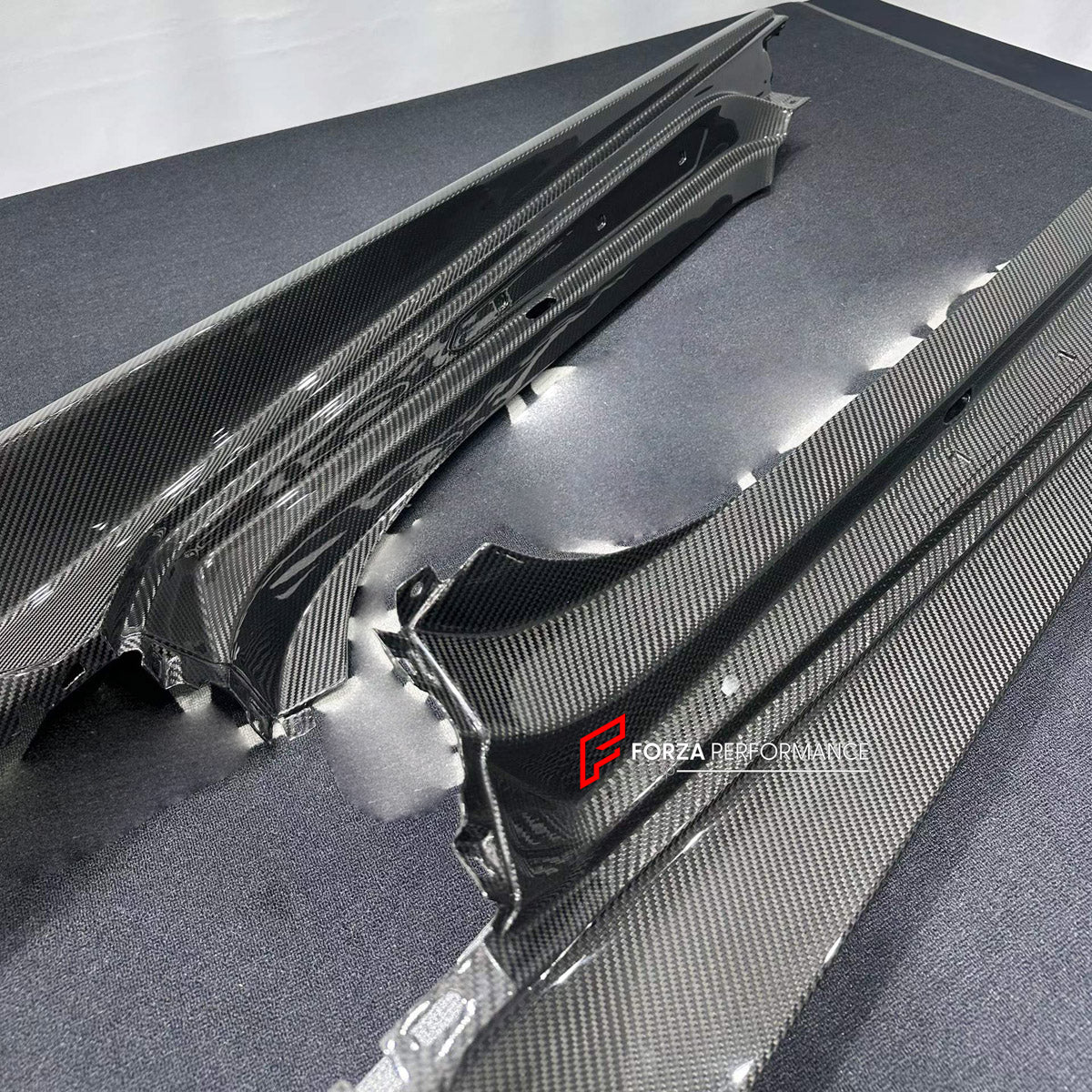 DRY CARBON SIDE SKIRTS for LAMBORGHINI HURACAN EVO 2019 - 2024

Set includes:
Side Skirts

Material: Dry Carbon

NOTE: Professional installation is required.
