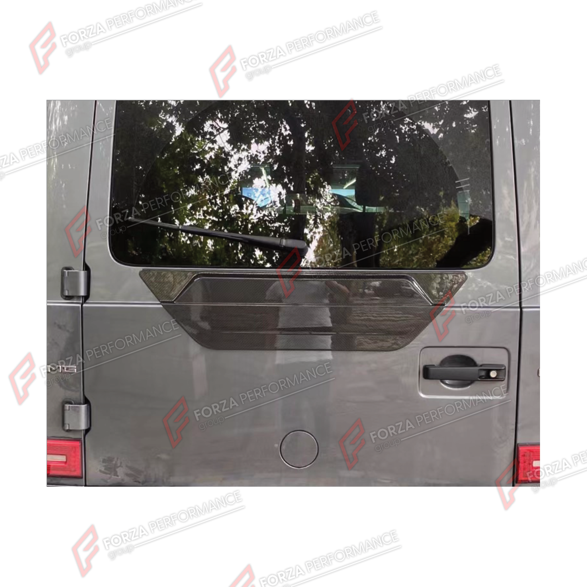 DRY CARBON SPARE TIRE COVER PLATE for MERCEDES-BENZ G-CLASS W464 2019 - 2024

Set includes:
Spare Tire Cover Plate

Material: Dry Carbon, Plastic

NOTE: Professional installation is required.
