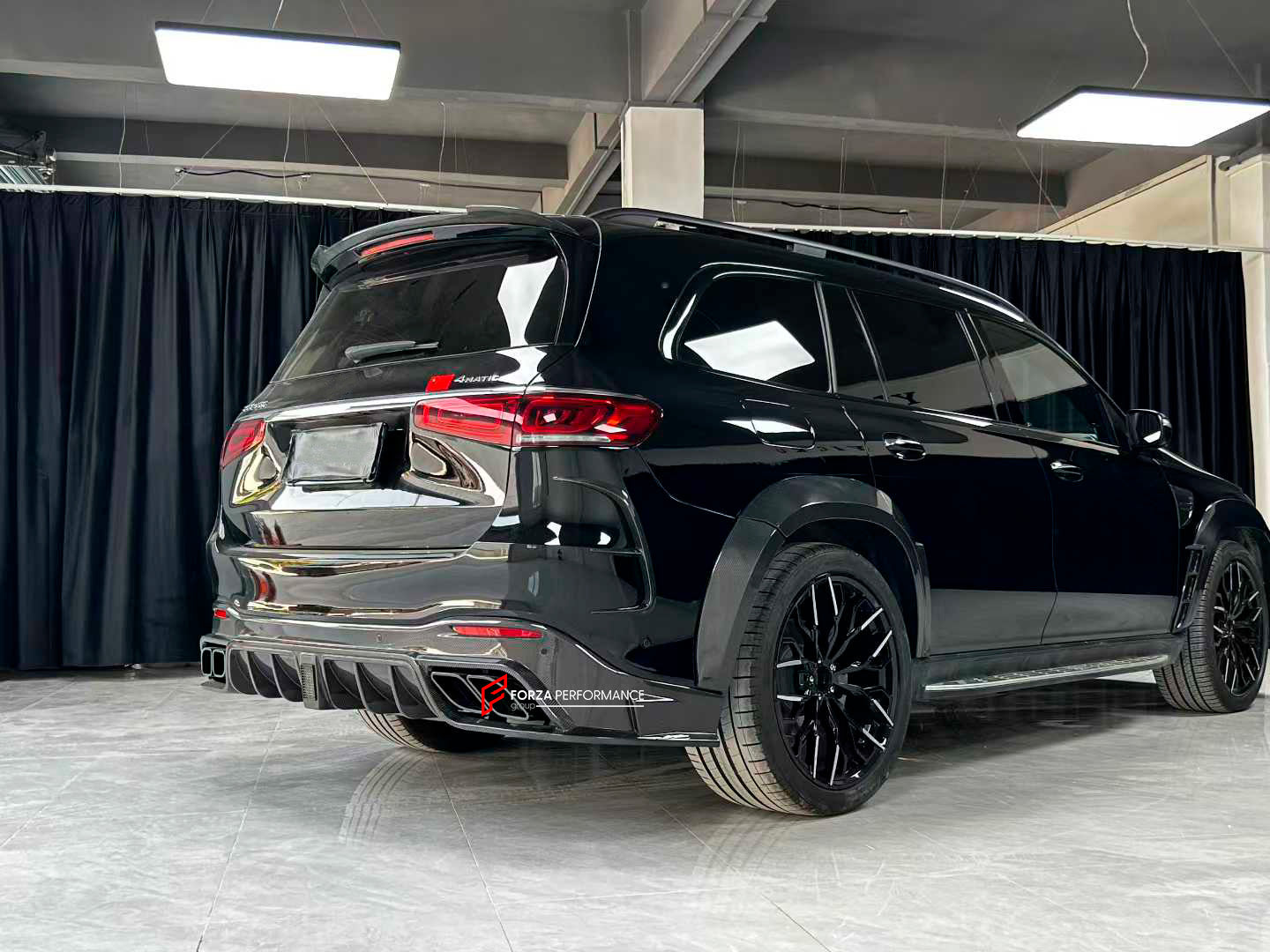 DRY CARBON WIDE BODY KIT for MERCEDES BENZ GLS X167 2019+

Set includes:

Front Lip
Front Air Vent Cover
Front Grille
Fender Flares
Fender Flares Trims
Roof Spoiler
Rear Bumper Trims

Rear Diffuser
Exhaust Tips


Material: Dry Carbon

Note: Professional installation is required.