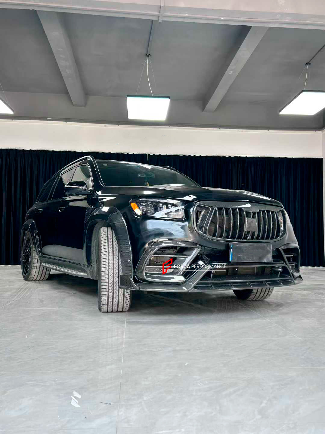 DRY CARBON WIDE BODY KIT for MERCEDES BENZ GLS X167 2019+

Set includes:

Front Lip
Front Air Vent Cover
Front Grille
Fender Flares
Fender Flares Trims
Roof Spoiler
Rear Bumper Trims

Rear Diffuser
Exhaust Tips


Material: Dry Carbon

Note: Professional installation is required.