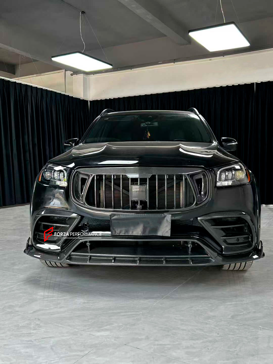 DRY CARBON WIDE BODY KIT for MERCEDES BENZ GLS X167 2019+

Set includes:

Front Lip
Front Air Vent Cover
Front Grille
Fender Flares
Fender Flares Trims
Roof Spoiler
Rear Bumper Trims

Rear Diffuser
Exhaust Tips


Material: Dry Carbon

Note: Professional installation is required.