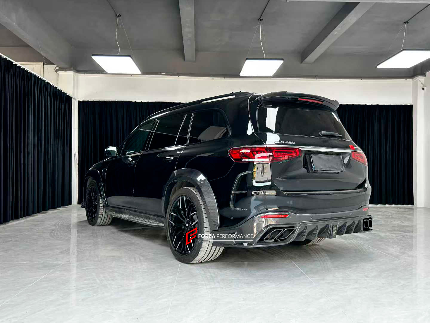 DRY CARBON WIDE BODY KIT for MERCEDES BENZ GLS X167 2019+

Set includes:

Front Lip
Front Air Vent Cover
Front Grille
Fender Flares
Fender Flares Trims
Roof Spoiler
Rear Bumper Trims

Rear Diffuser
Exhaust Tips


Material: Dry Carbon

Note: Professional installation is required.