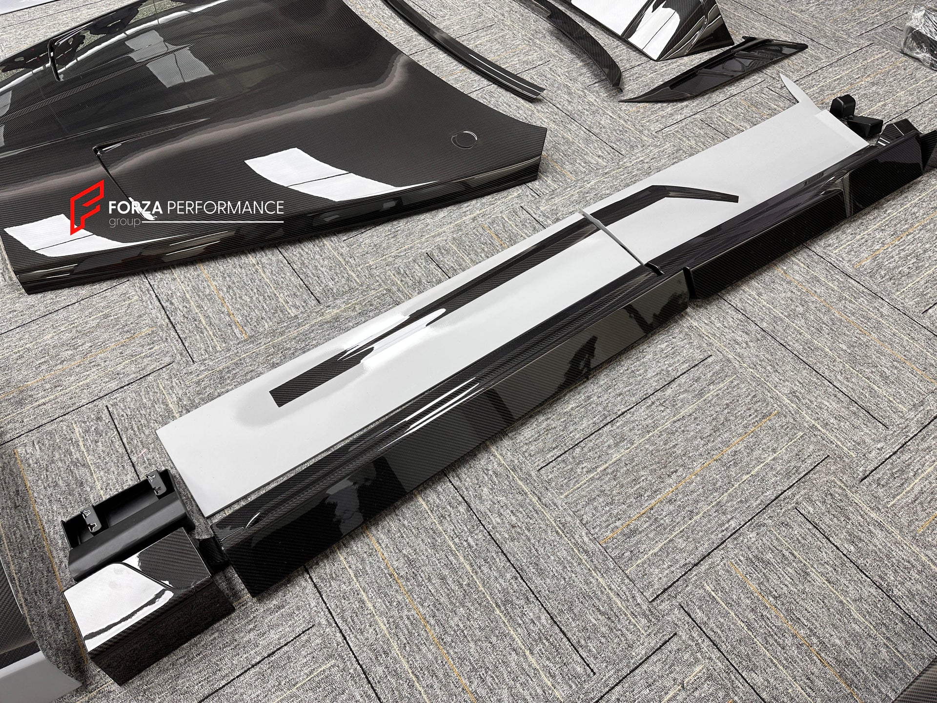 DRY CARBON WIDE BODY KIT for ROLLS ROYCE CULLINAN SERIES 2 2025+ custom fit MANSORY CULLINAN MY2025