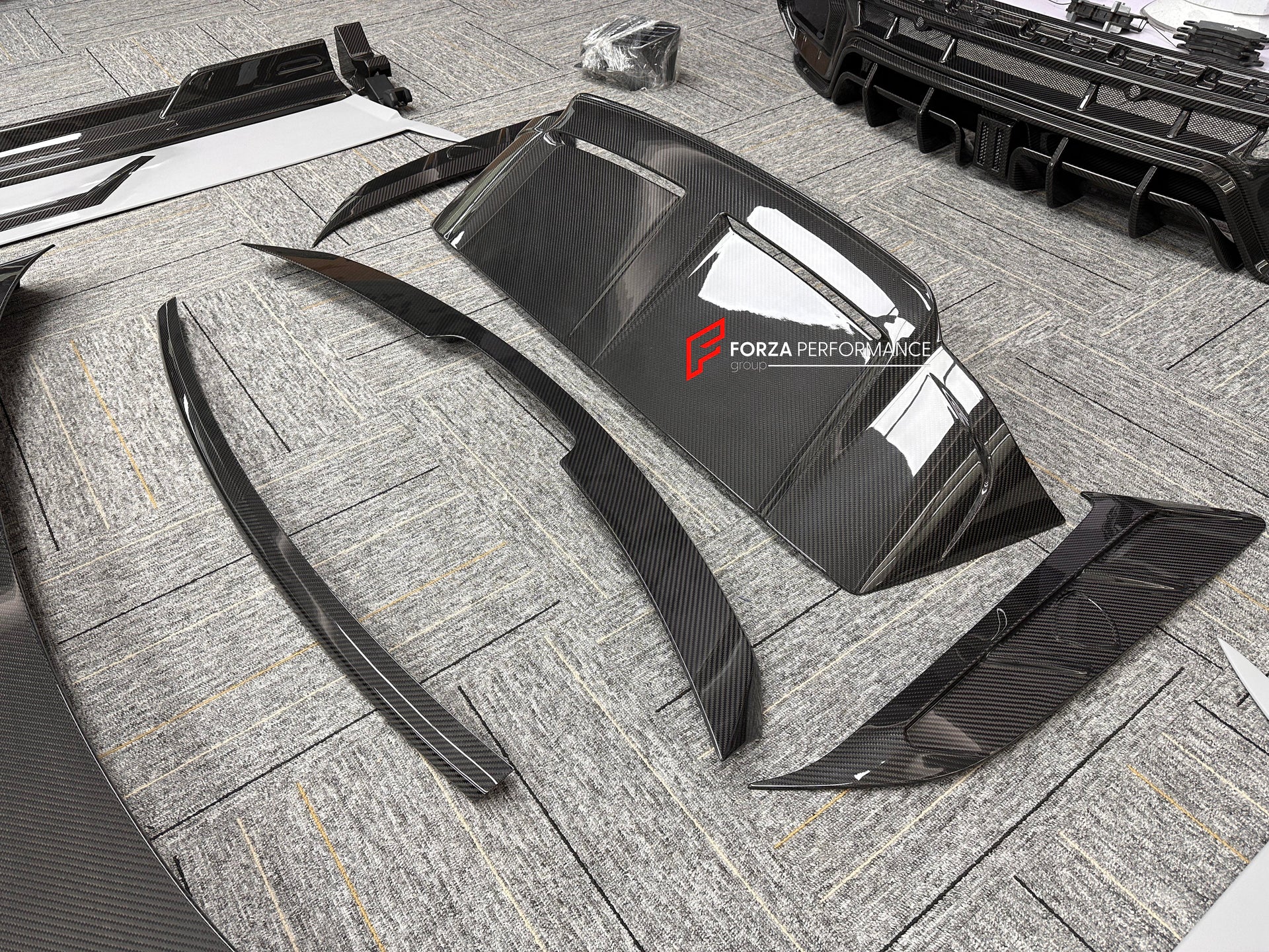 DRY CARBON WIDE BODY KIT for ROLLS ROYCE CULLINAN SERIES 2 2025+ custom fit MANSORY CULLINAN MY2025