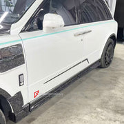 DRY CARBON WIDE BODY KIT for ROLLS-ROYCE CULLINAN SERIES I 2018 - 2024 FORZA PERFORMANCE custom fit Mansory Style

Set includes:
Front Lip
Front Bumper Assembly
Hood Bonnet
Front Fenders
Fender Flares
Body Side Door Moldings
Side Skirts
Roof Spoiler
Ducktail Spoiler
Rear Diffuser

Material: Dry Carbon

NOTE: Professional installation is required.