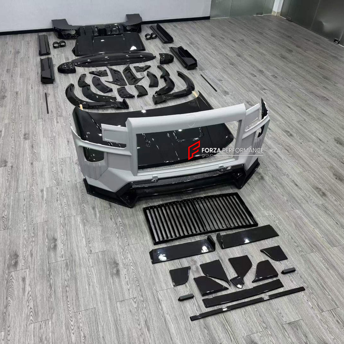 DRY CARBON WIDE BODY KIT for ZEEKR 9X 2025+ FORZA PERFORMANCE custom fit Mansory Style

Set includes:
Front Lip
Front Bumper Assembly
Front Grille
Hood Bonnet
Fender Flares
Side Mirror Covers
Side Skirts
Roof Spoiler
Rear Spoiler Wing
Rear Window Air Vent Trims
Rear Diffuser
Exhaust Tips

Material: Dry Carbon

NOTE: Professional installation is required.
