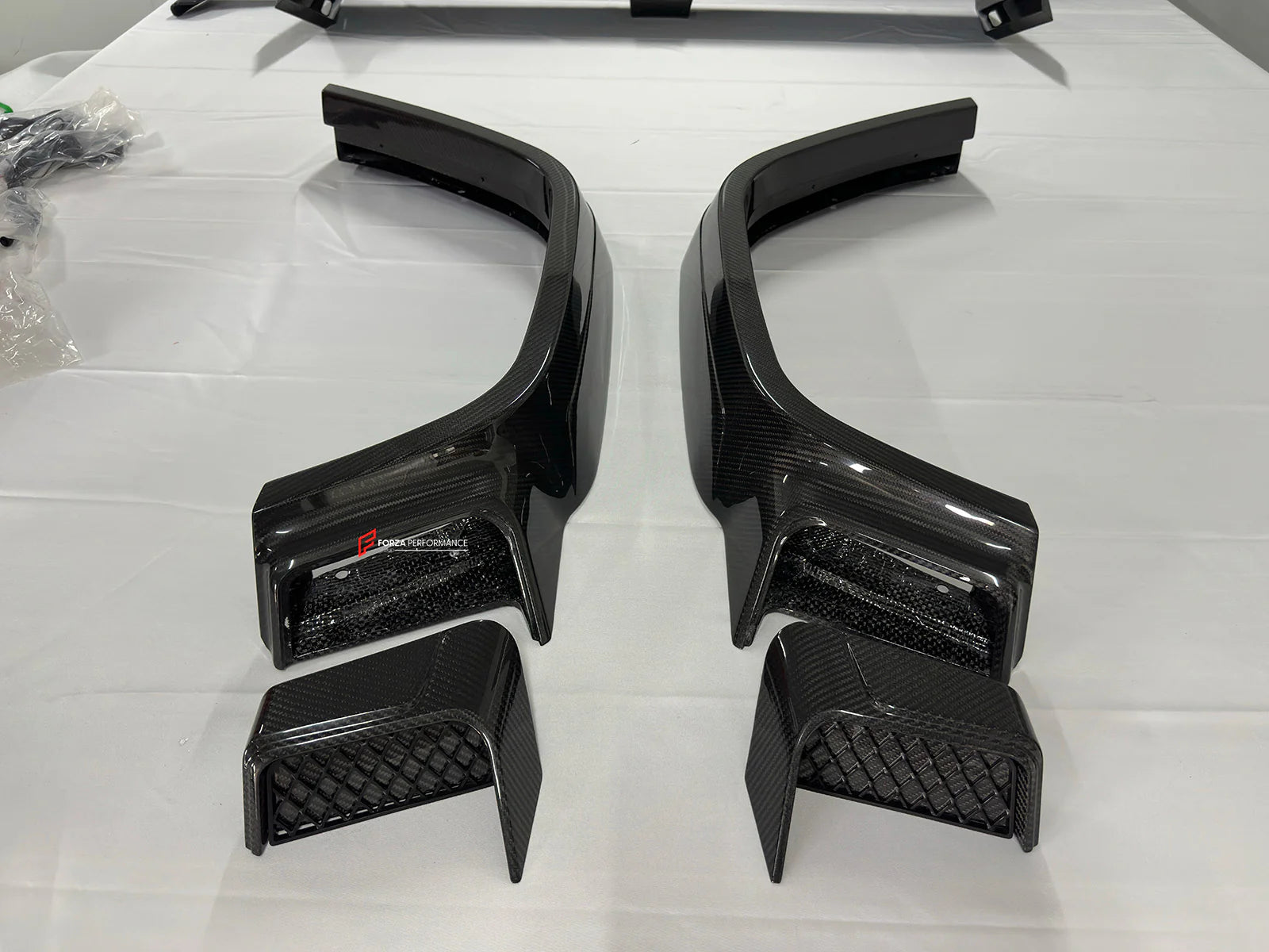 DRY CARBON WIDE FENDER FLARES for MERCEDES BENZ AMG G63 W465 G350 G500 G550 AMG G63 2024+

Set includes:

Fender Flares

Material: Dry carbon

NOTE: Professional installation is required