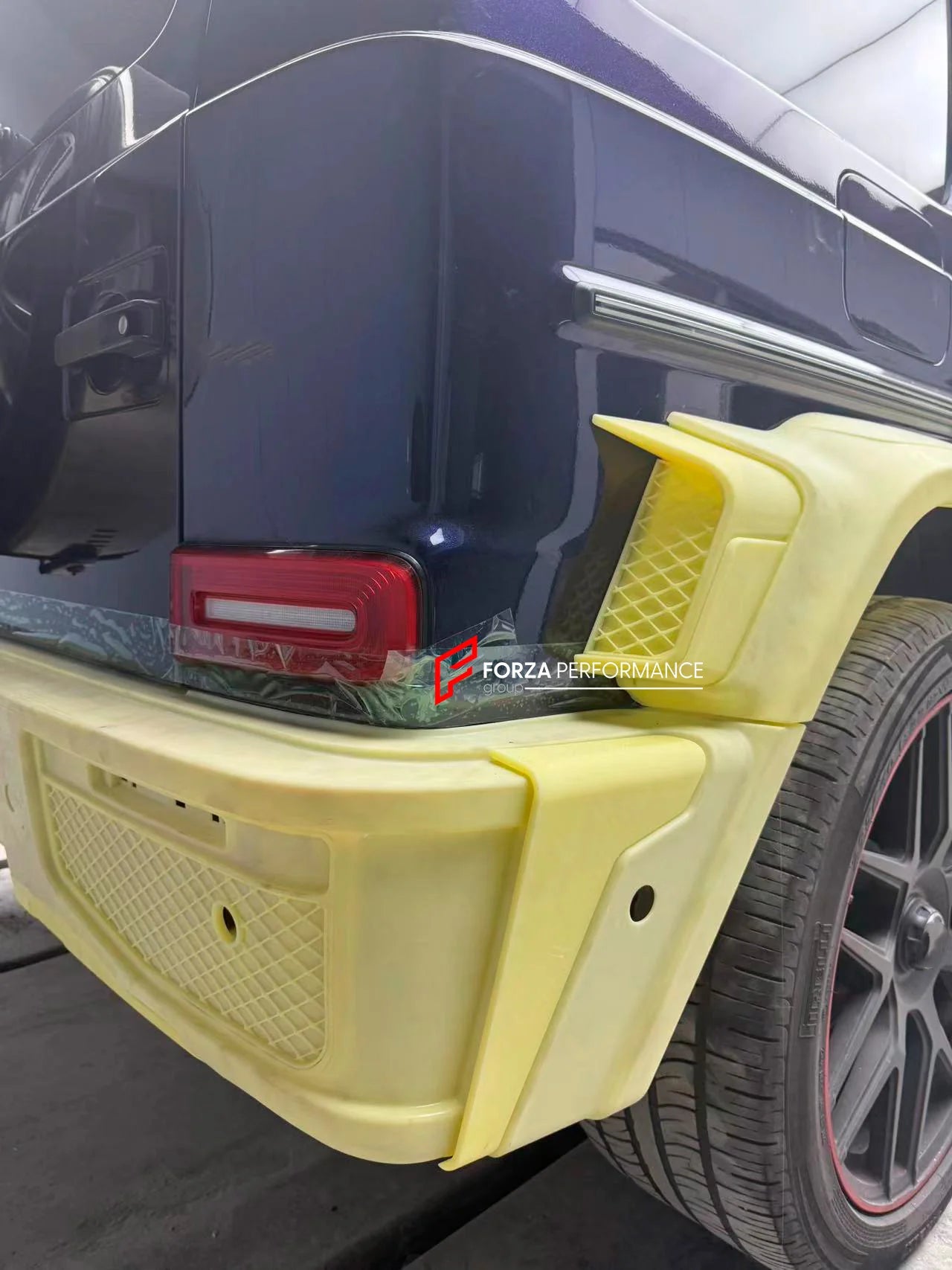 DRY CARBON WIDE FENDER FLARES for MERCEDES BENZ AMG G63 W465 G350 G500 G550 AMG G63 2024+

Set includes:

Fender Flares

Material: Dry carbon

NOTE: Professional installation is required