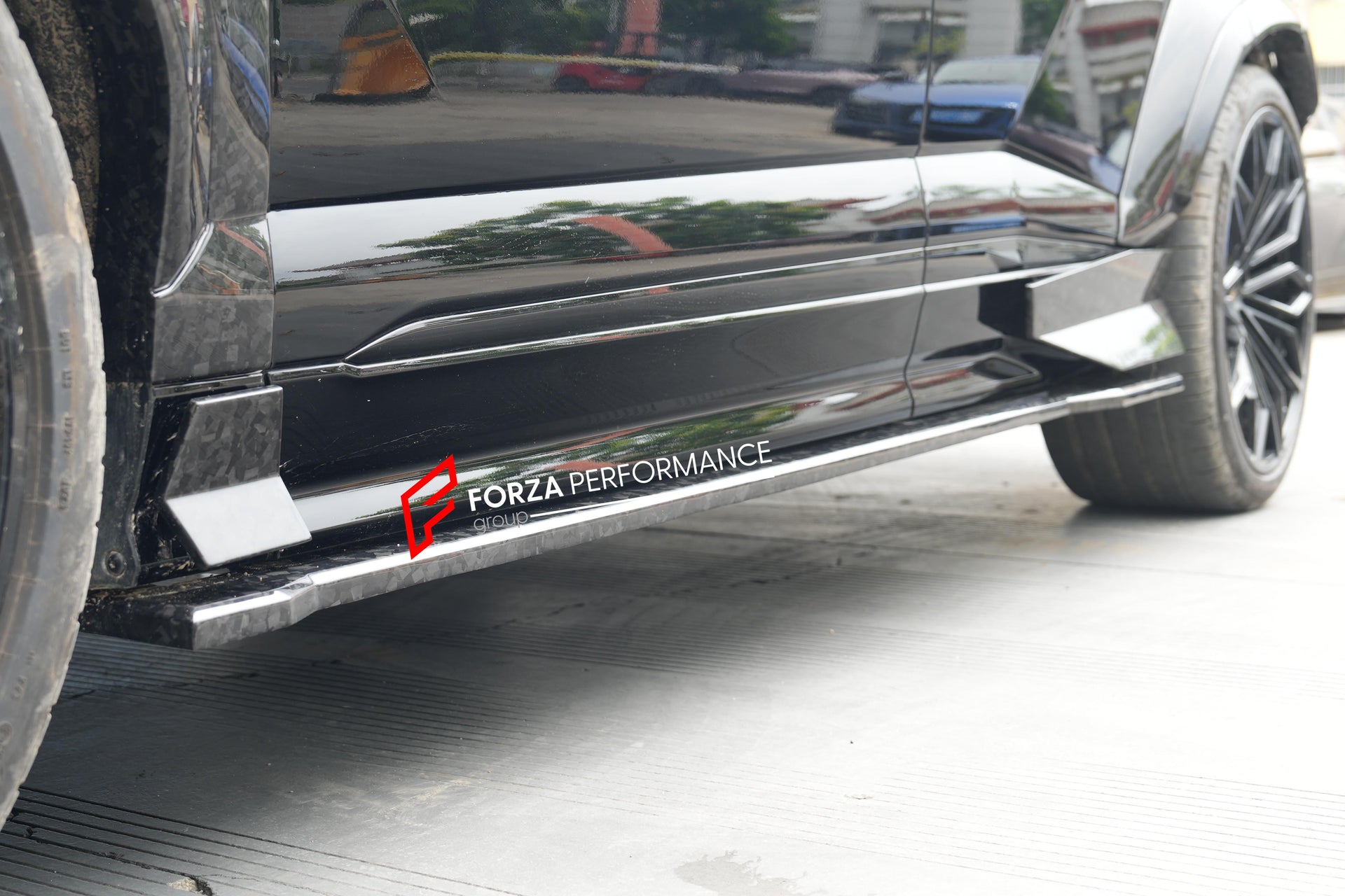 DRY CARBON WIDEBODY KIT for LAMBORGHINI URUS SE 2025 Forza Performance custom fit buy Mansory style design