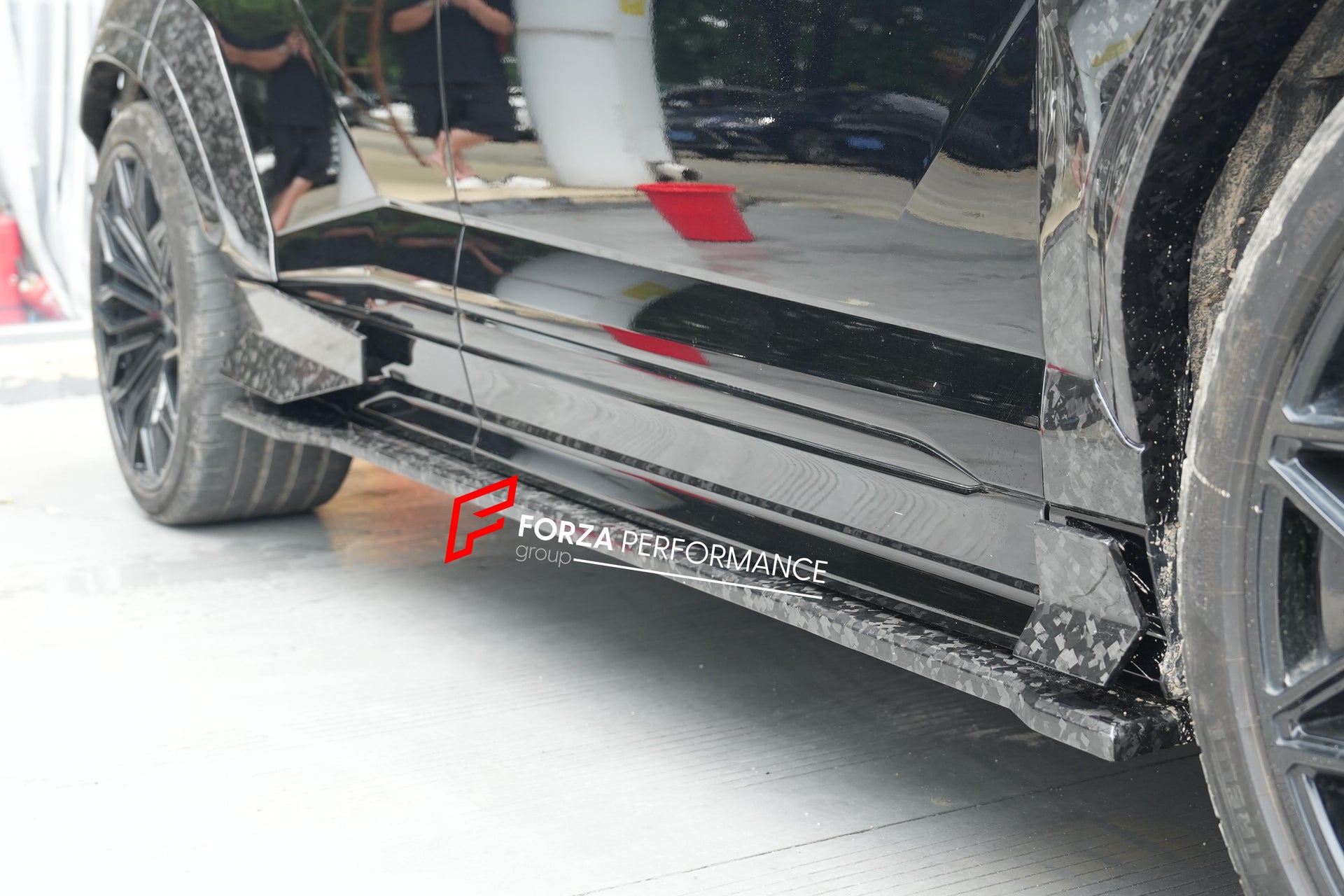 DRY CARBON WIDEBODY KIT for LAMBORGHINI URUS SE 2025 Forza Performance custom fit buy Mansory style design