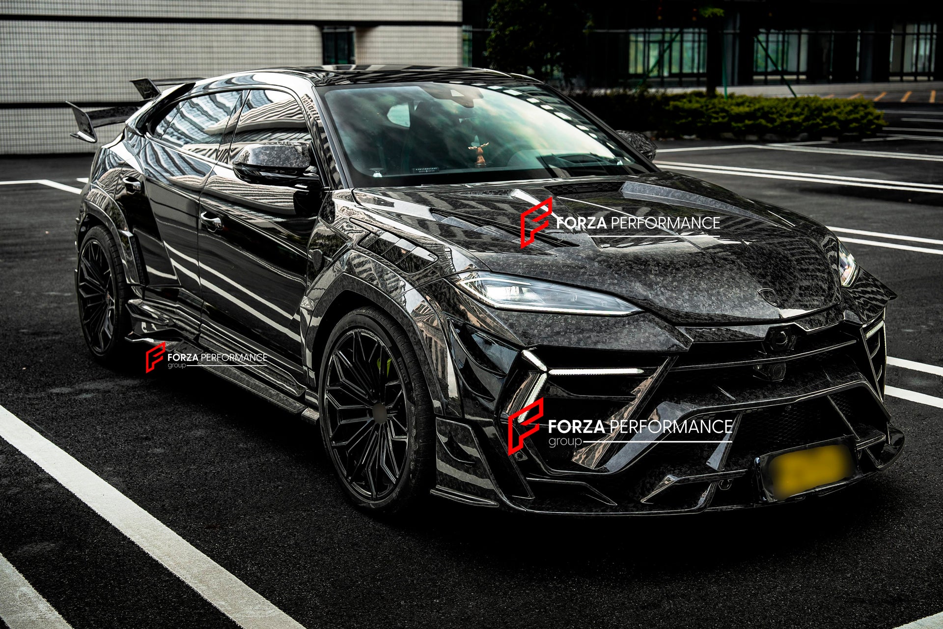 DRY CARBON WIDEBODY KIT for LAMBORGHINI URUS SE 2025 Forza Performance custom fit buy Mansory style design