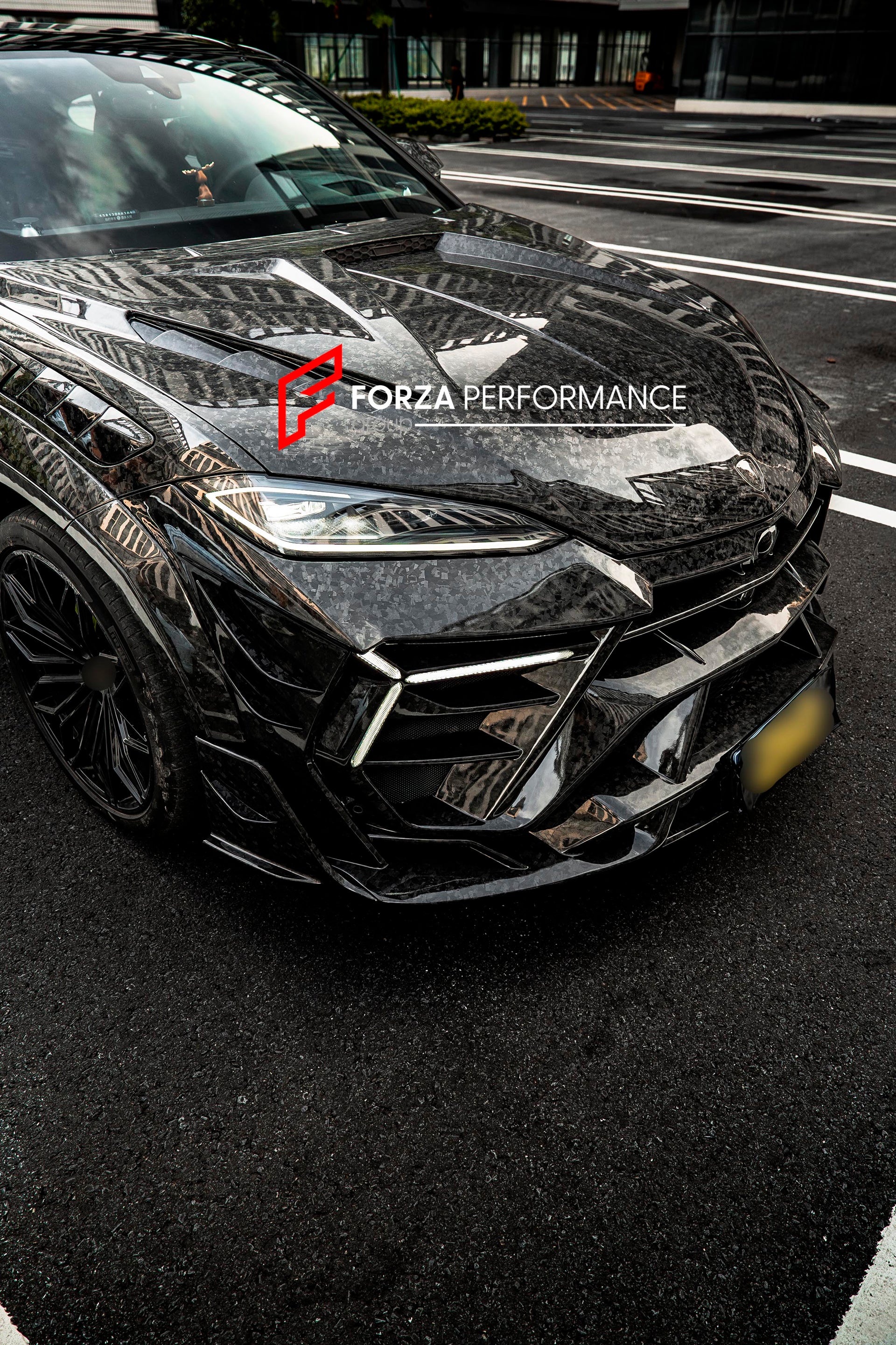 DRY CARBON WIDEBODY KIT for LAMBORGHINI URUS SE 2025 Forza Performance custom fit buy Mansory style design