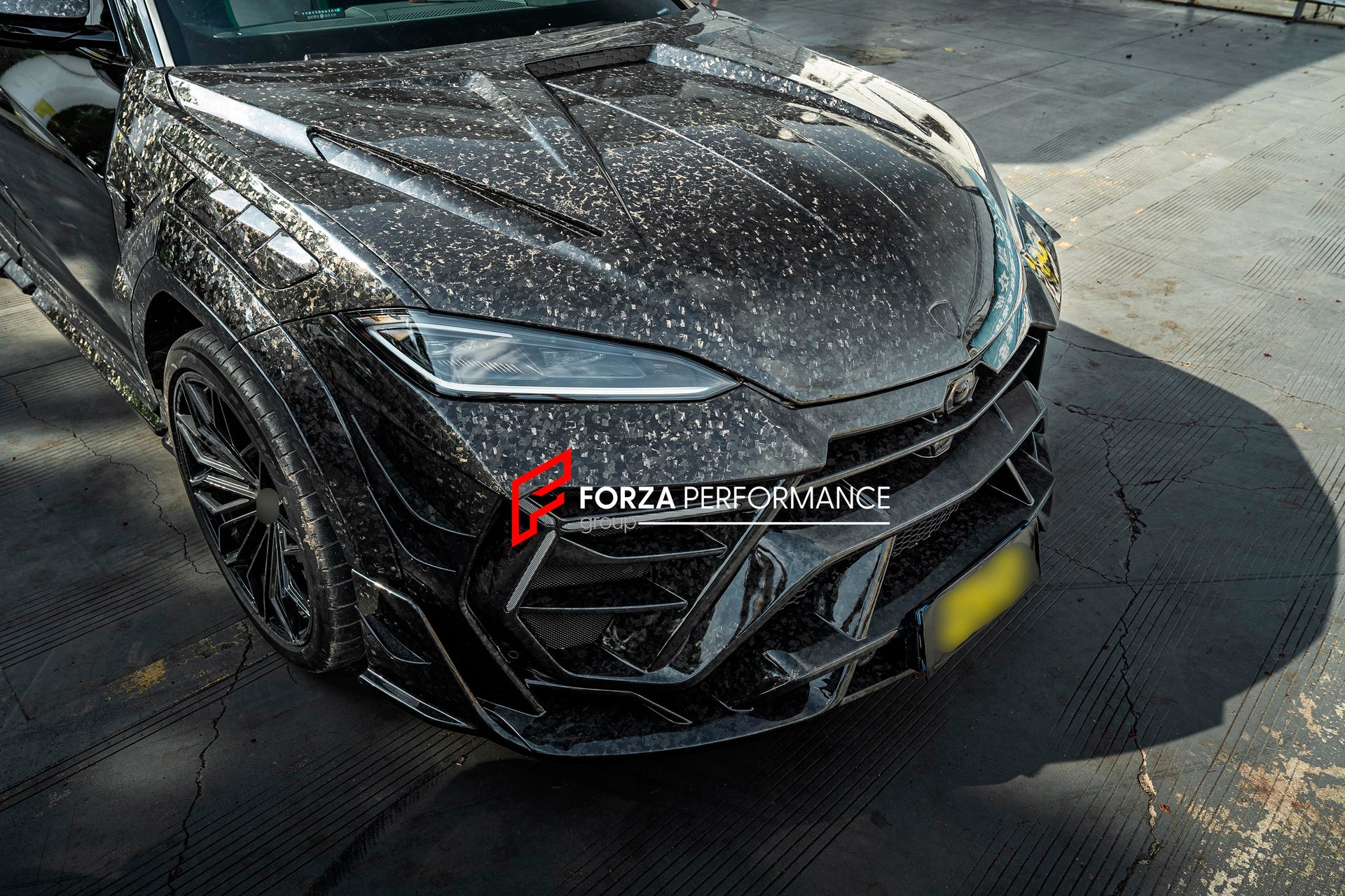 DRY CARBON WIDEBODY KIT for LAMBORGHINI URUS SE 2025 Forza Performance custom fit buy Mansory style design