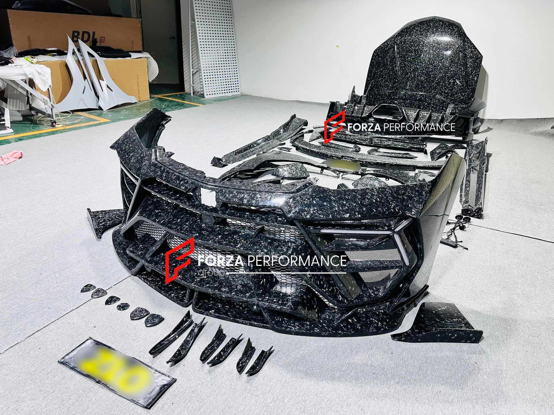 DRY CARBON WIDEBODY KIT for LAMBORGHINI URUS SE 2025 Forza Performance custom fit buy Mansory style design