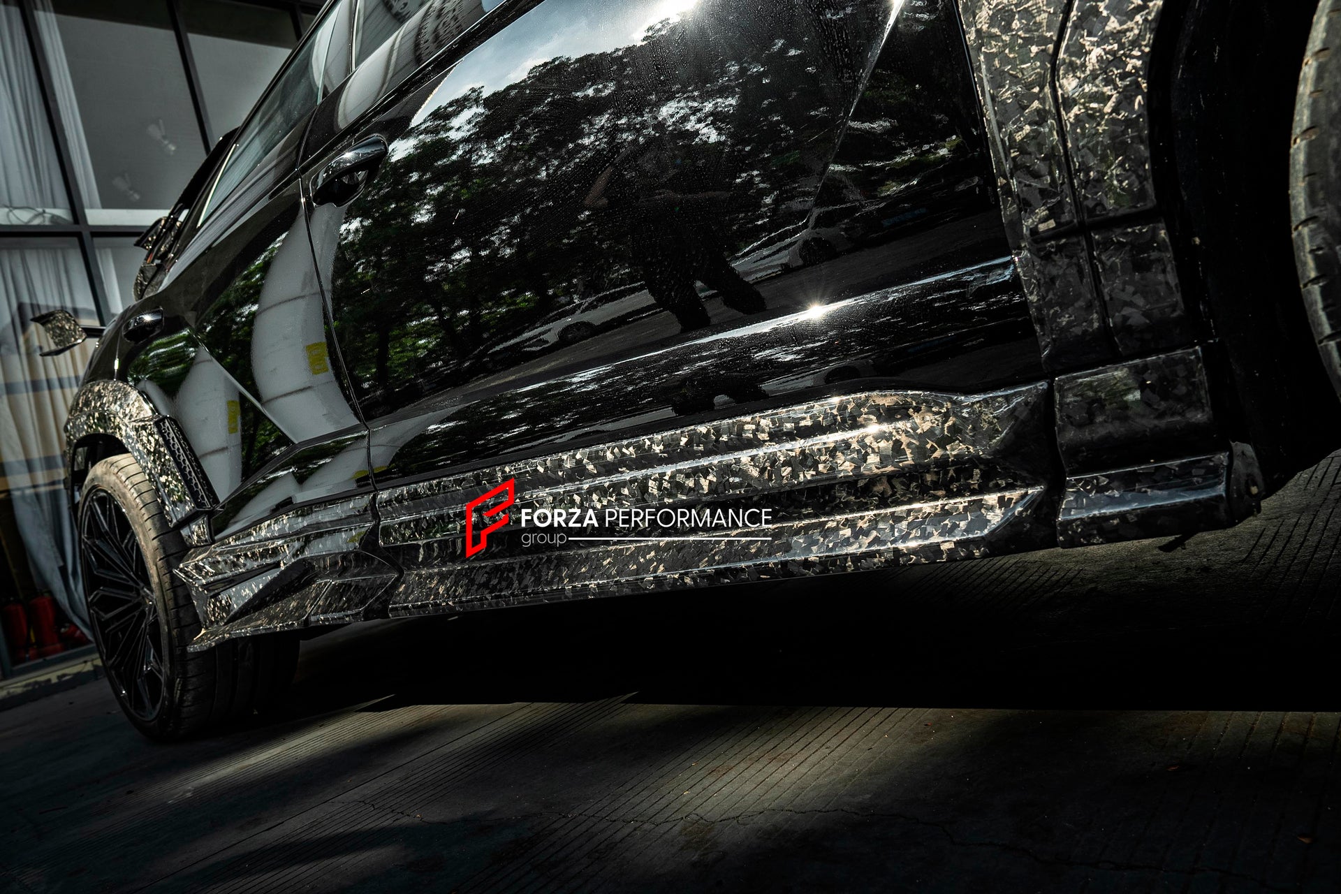DRY CARBON WIDEBODY KIT for LAMBORGHINI URUS SE 2025 Forza Performance custom fit buy Mansory style design