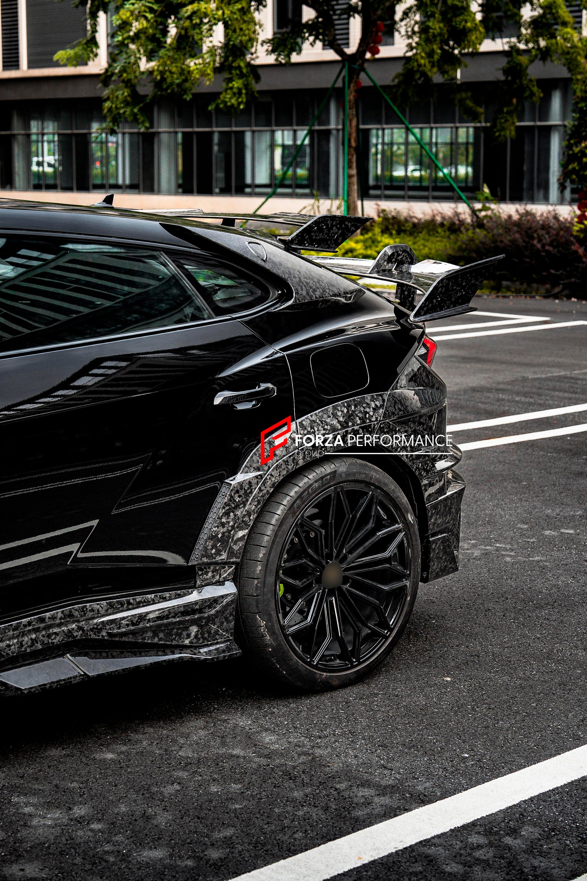 DRY CARBON WIDEBODY KIT for LAMBORGHINI URUS SE 2025 Forza Performance custom fit buy Mansory style design