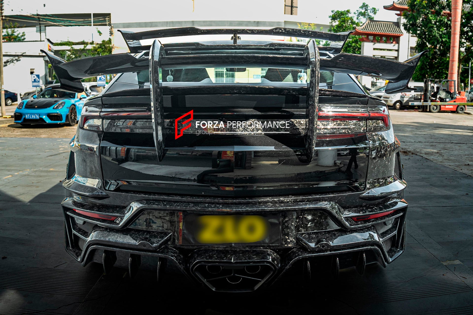 DRY CARBON WIDEBODY KIT for LAMBORGHINI URUS SE 2025 Forza Performance custom fit buy Mansory style design
