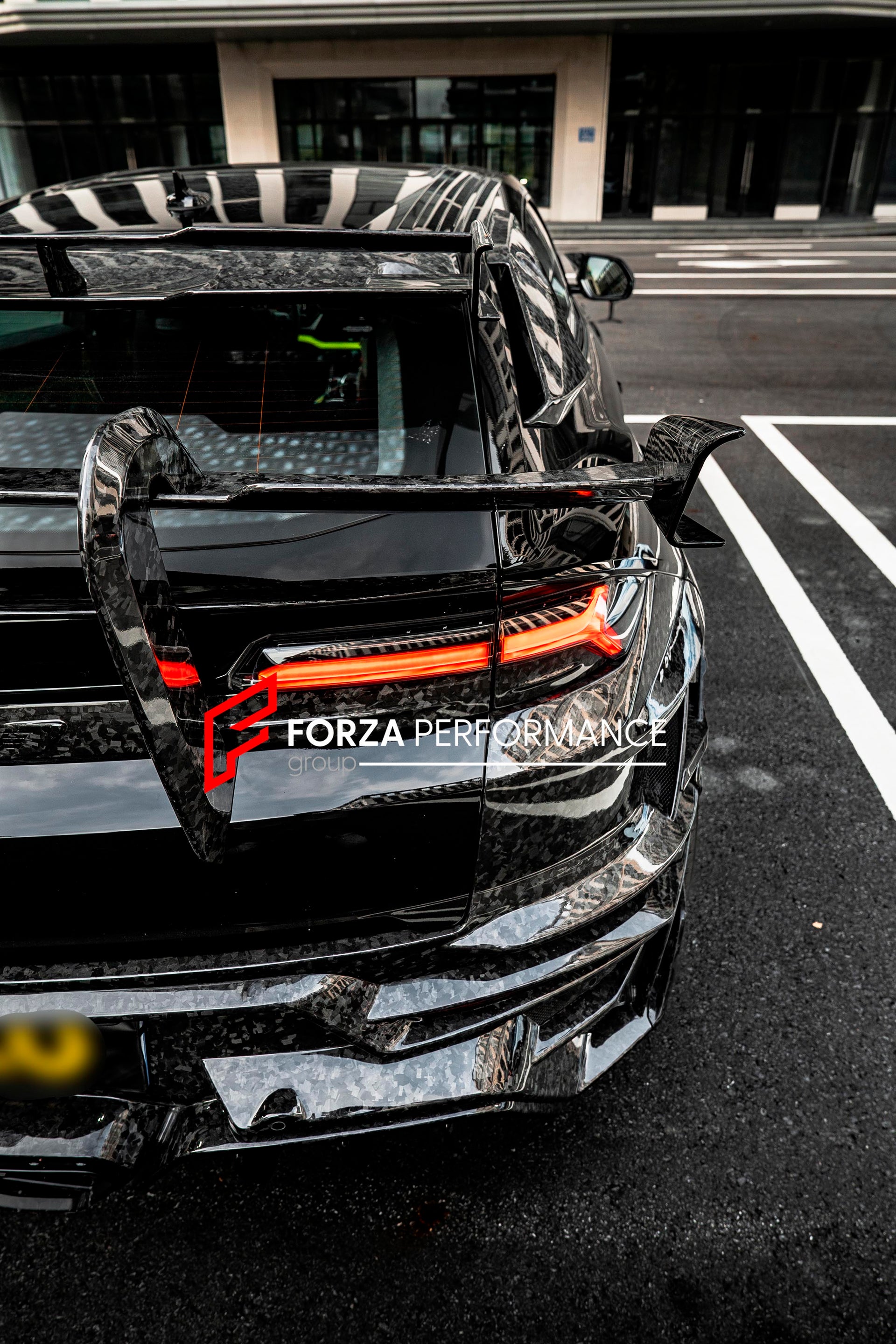 DRY CARBON WIDEBODY KIT for LAMBORGHINI URUS SE 2025 Forza Performance custom fit buy Mansory style design