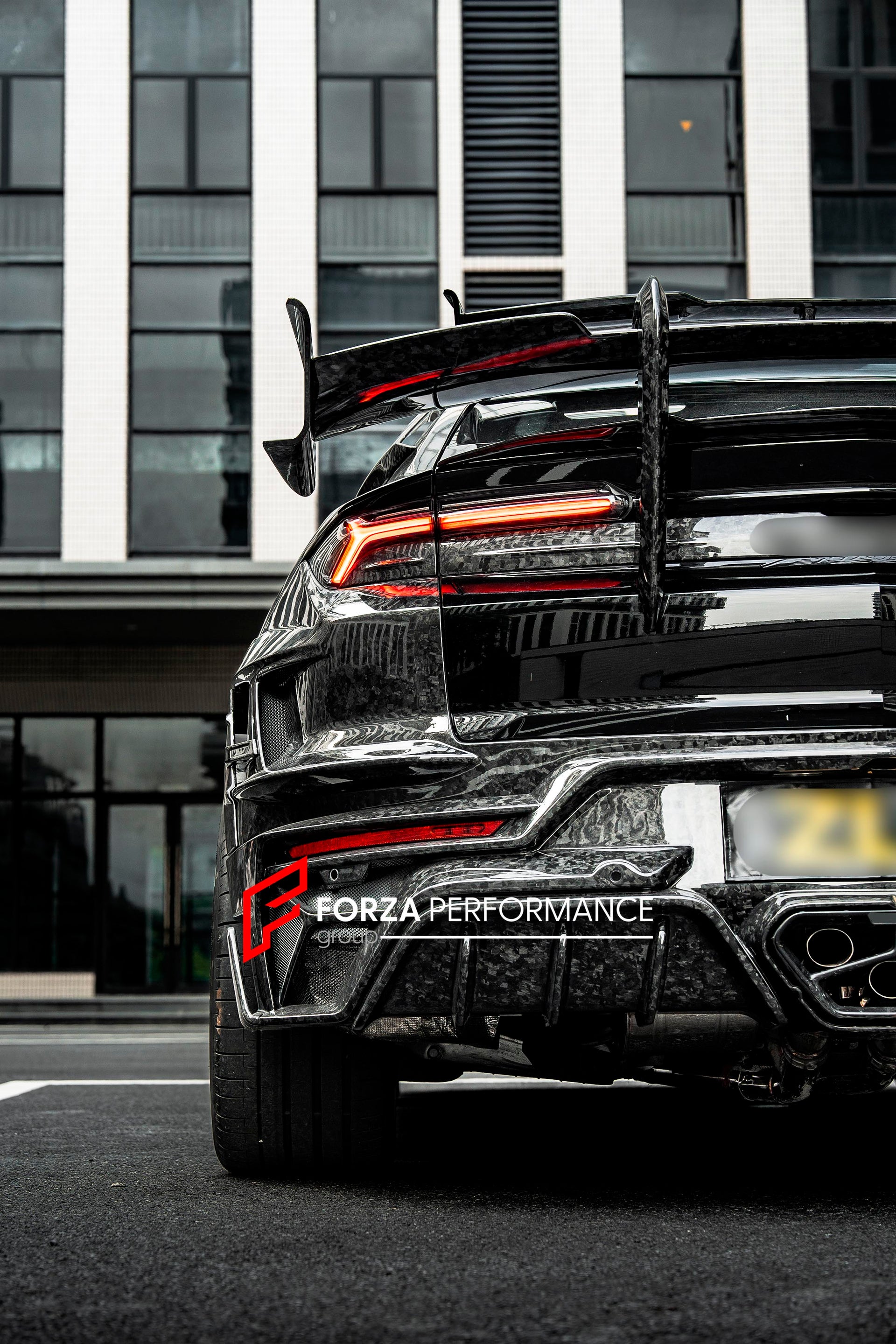 DRY CARBON WIDEBODY KIT for LAMBORGHINI URUS SE 2025 Forza Performance custom fit buy Mansory style design