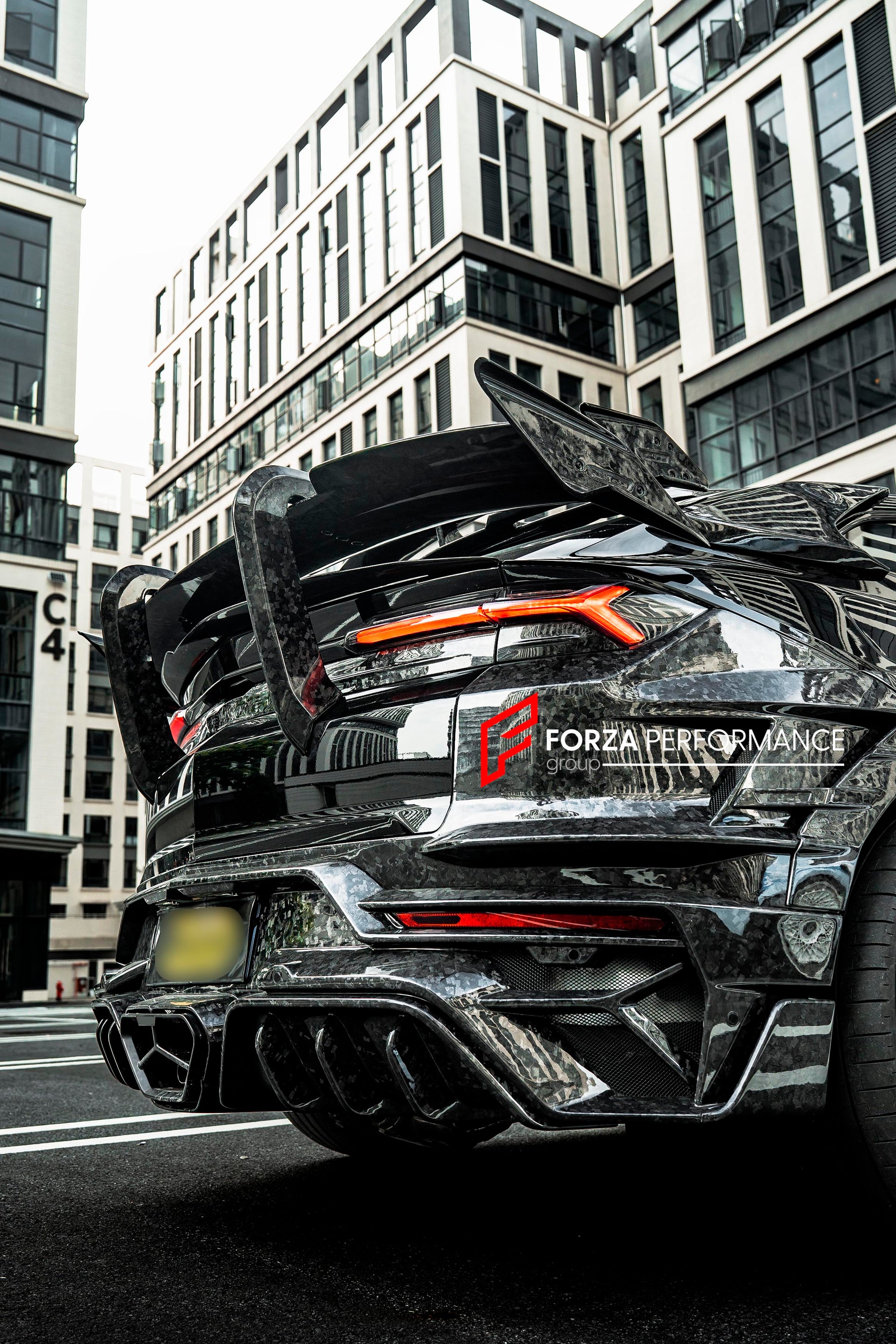 DRY CARBON WIDEBODY KIT for LAMBORGHINI URUS SE 2025 Forza Performance custom fit buy Mansory style design