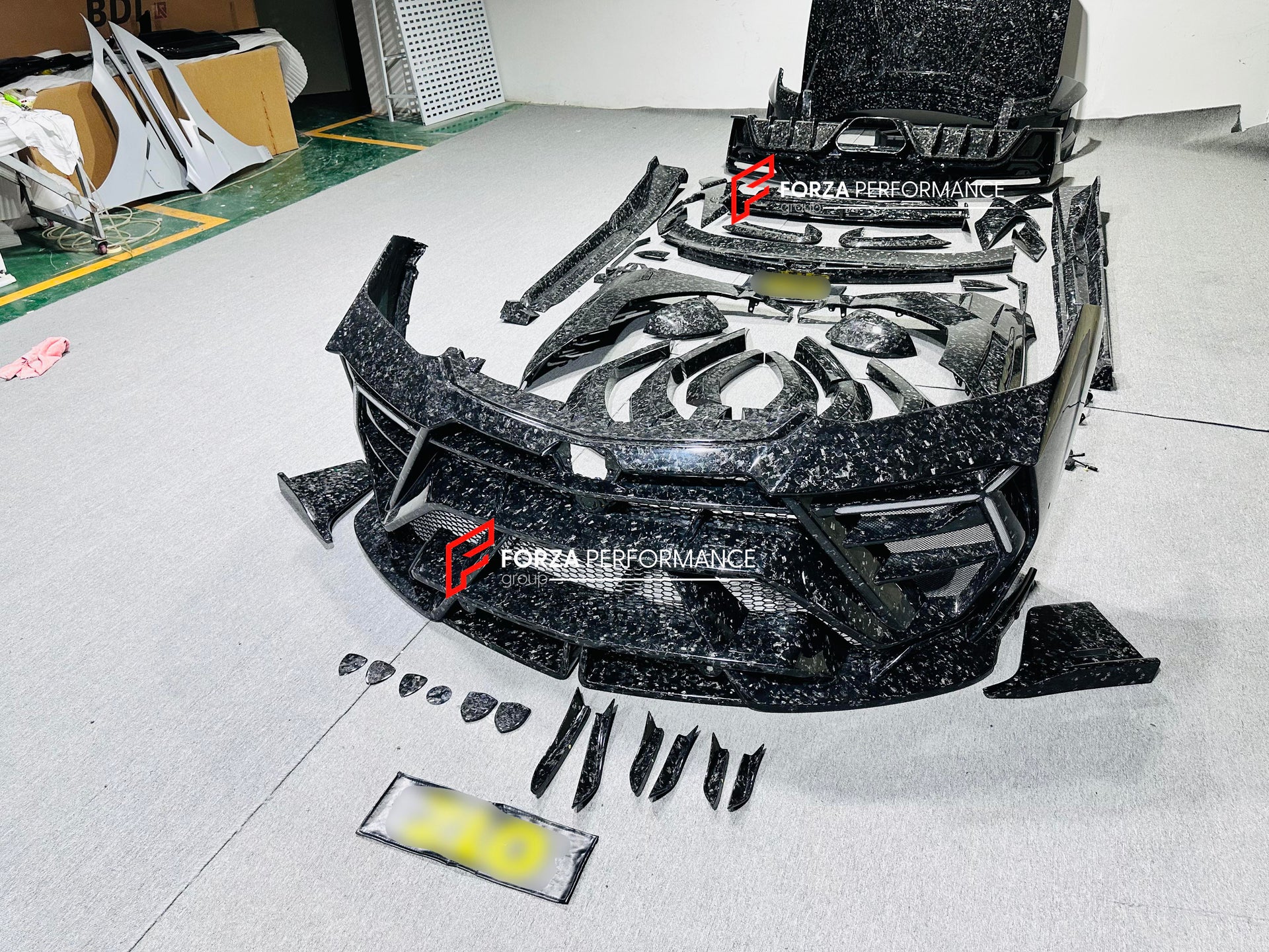 DRY CARBON WIDEBODY KIT for LAMBORGHINI URUS SE 2025 Forza Performance custom fit buy Mansory style design