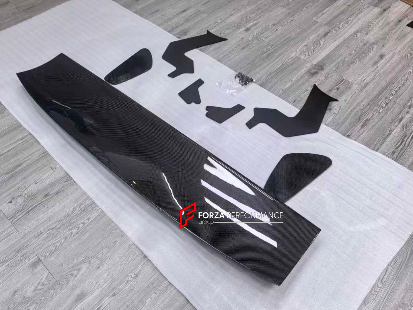 DRY CARBON WING SPOILER for MCLAREN 12C 2011 - 2014

Set includes:

Wing Spoiler


Material: Carbon

Note: Professional installation is required