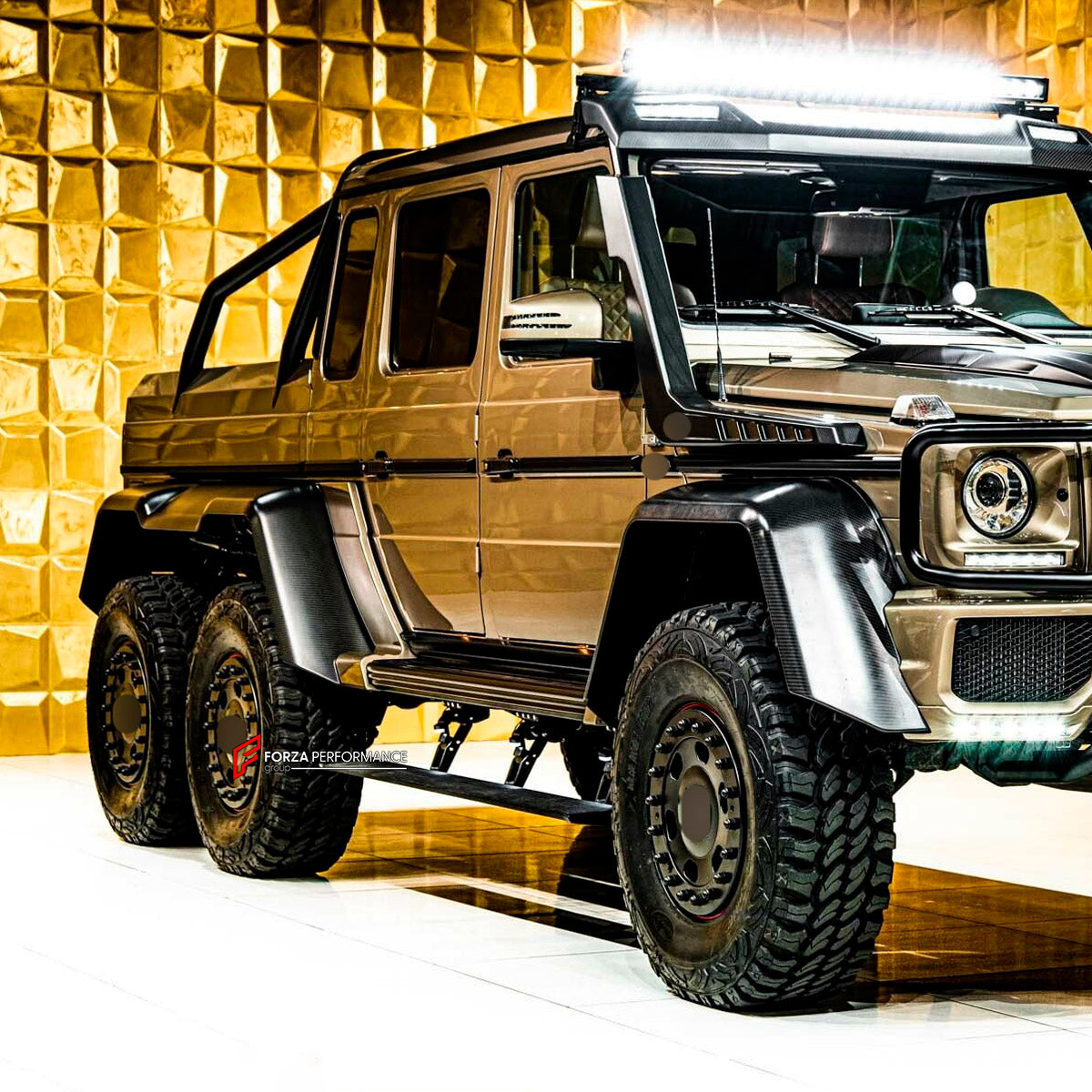 ELECTRIC SIDE STEPS for Mercedes Benz G Class G63 AMG 6x6 2012 - 2015
Set includes:

Side Step Bars
Electric Motors With Brackets
Fixing Accessories
Wires With The Control Unit
Material: Aluminium

NOTE: Professional installation is required.
