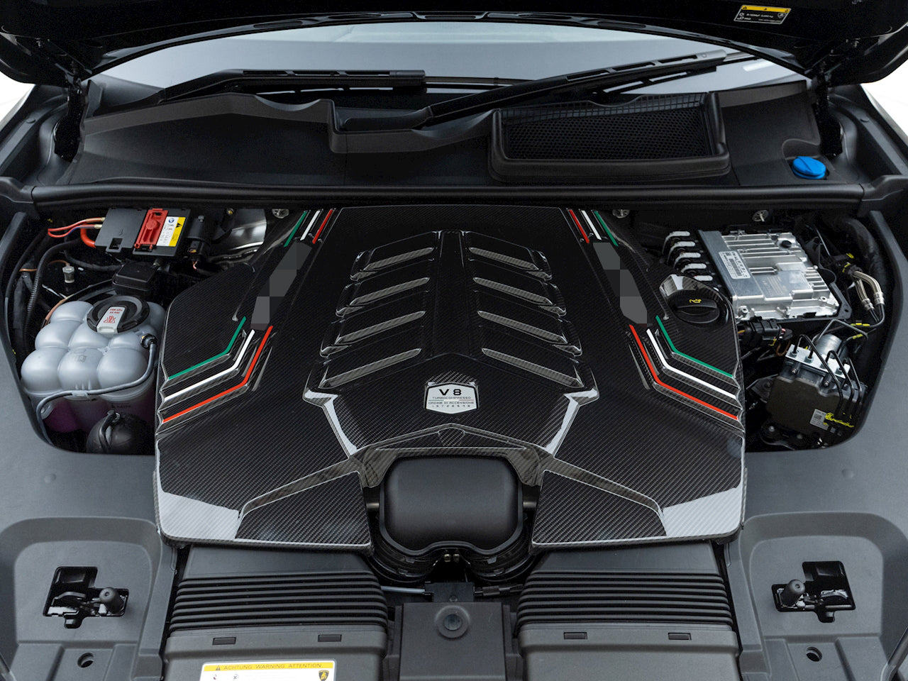 ENGINE COVER FOR LAMBORGHINI URUS 2018+  Material: Dry Carbon Fiber