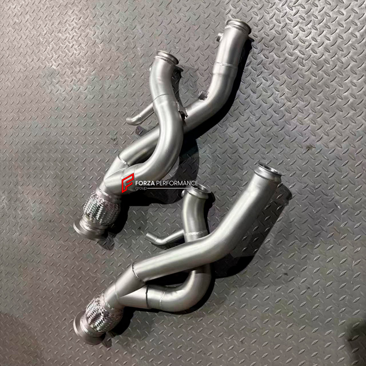 EXHAUST DOWNPIPE for LAMBORGHINI REVUELTO 2023+

Set includes:

Downpipe
Material: Stainless Steel 

NOTE: Professional installation is required.