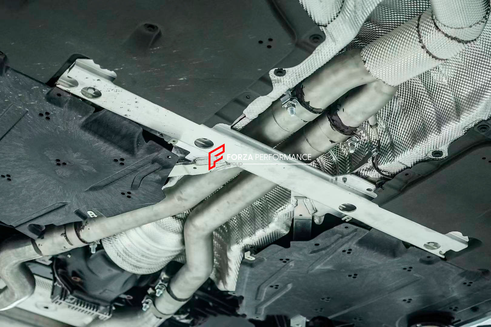EXHAUST MIDPIPE for BMW M2 G42 3.0T 2022+

Set includes:

Midpipes

Material: Stainless Steel

Note: Professional installation is required