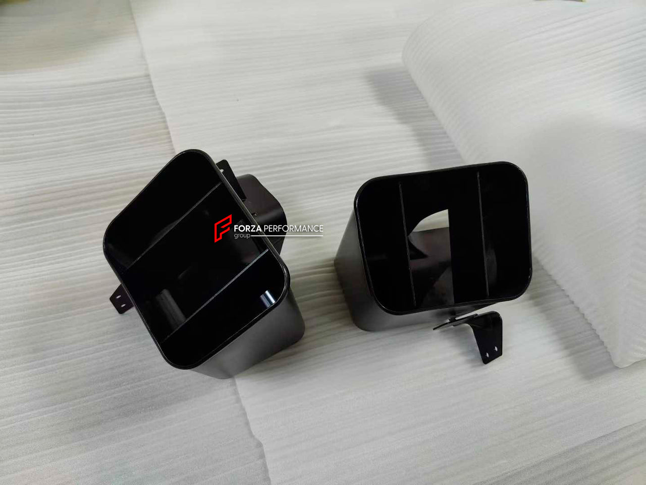 EXHAUST TIPS for FERRARI 812 COMPETIZIONE
Set includes:
Exhaust Tips
Material: Stainless Steel
Note: Professional installation is required