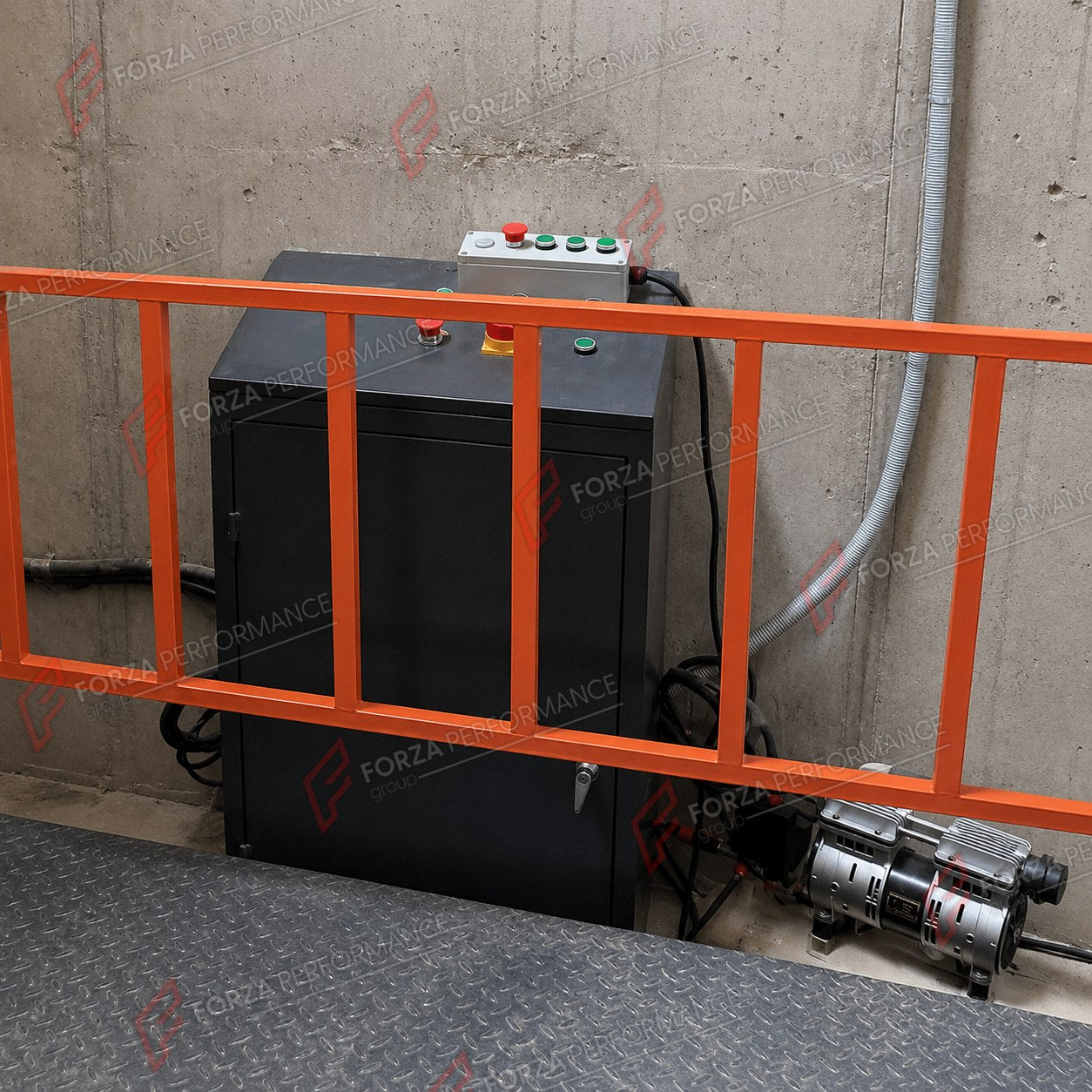 F-VTS Four-Post Car Elevator - Guided Vehicle Transport System - aparcamiento de coches / système de stationnement