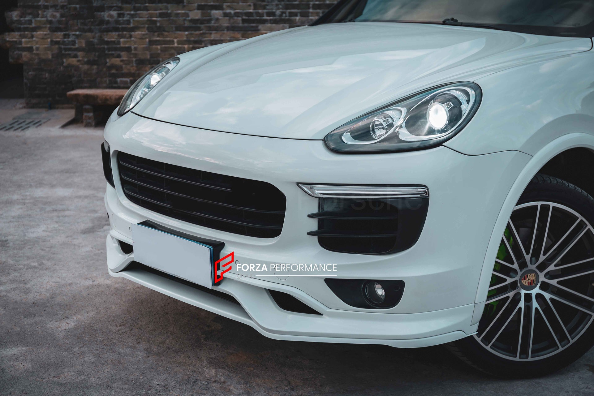 BODY KIT for PORSCHE CAYENNE 958.2 MK2 2015-2017

Set includes:

Front Lip
Rear Diffuser

Material: Plastic

NOTE: Professional installation is required.

CONTACT US FOR PRICING