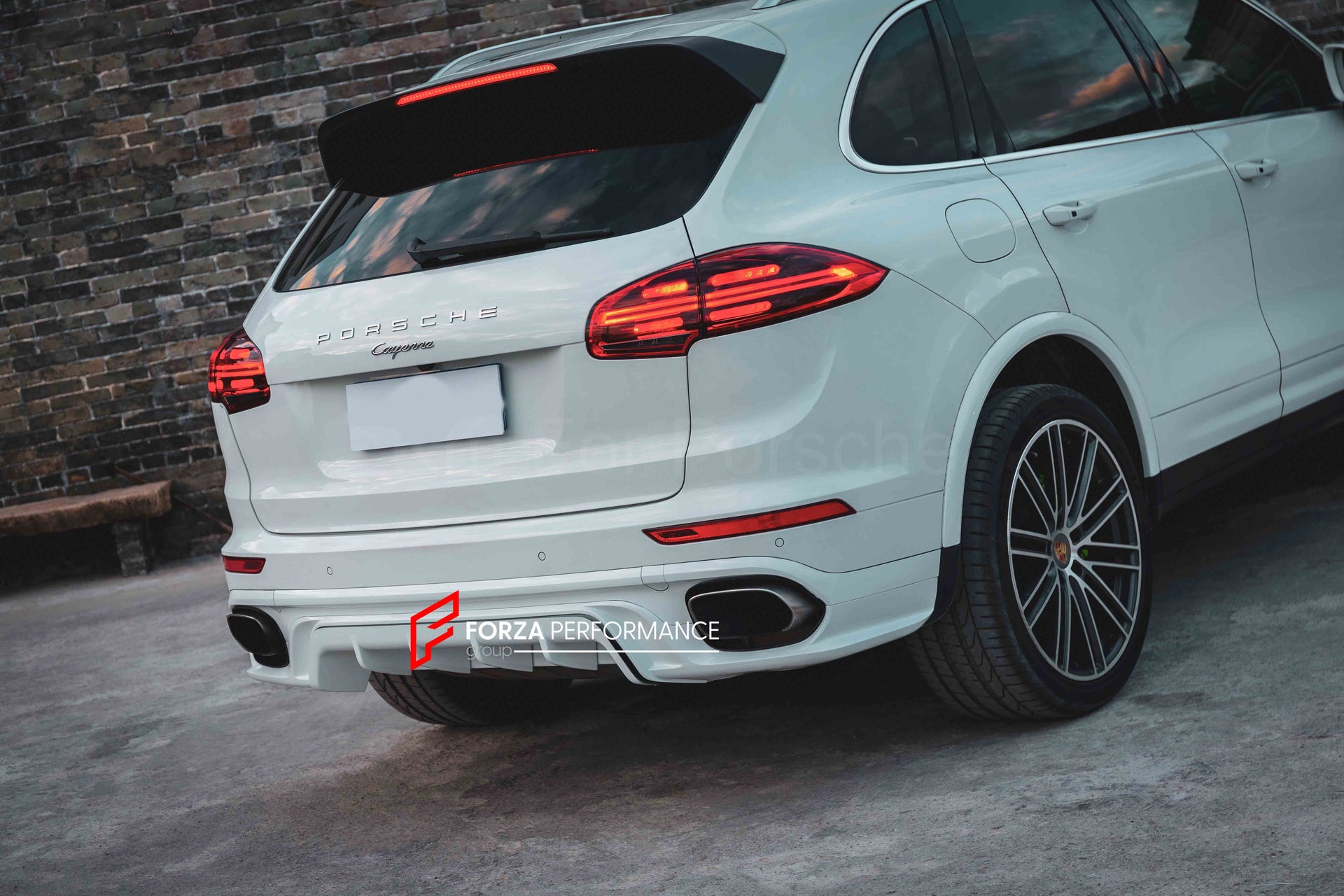 BODY KIT for PORSCHE CAYENNE 958.2 MK2 2015-2017

Set includes:

Front Lip
Rear Diffuser

Material: Plastic

NOTE: Professional installation is required.

CONTACT US FOR PRICING