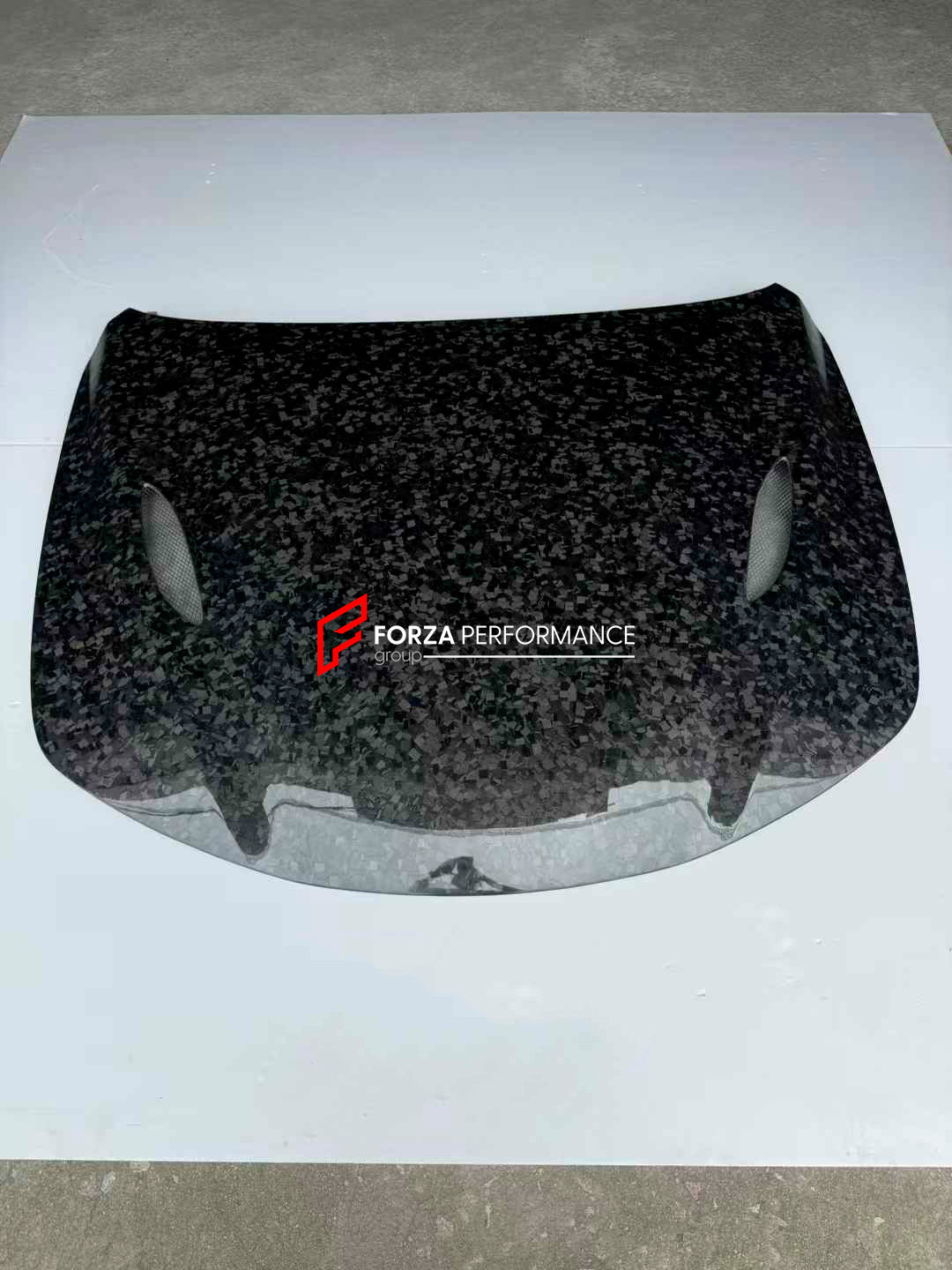 FORGED CARBON HOOD BONNET for ALFA ROMEO GIULIA 952 2015+

Set includes:

Hood Bonnet

Material: Forged Carbon

Note: Professional installation is required
