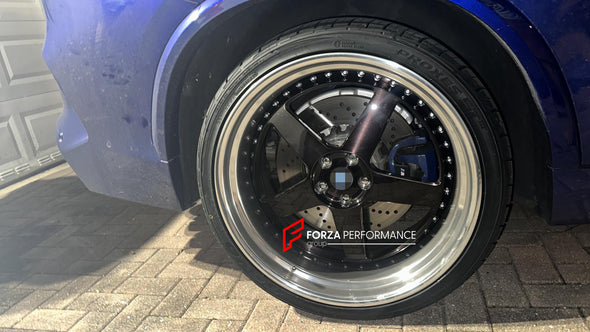 BMW X5M F95 2023  Our wheels sizes:  Front 22 x 11 ET 26  Rear 22 x 12 ET 34  Finishing: Chrome Lip + Brushed Dark Coating
