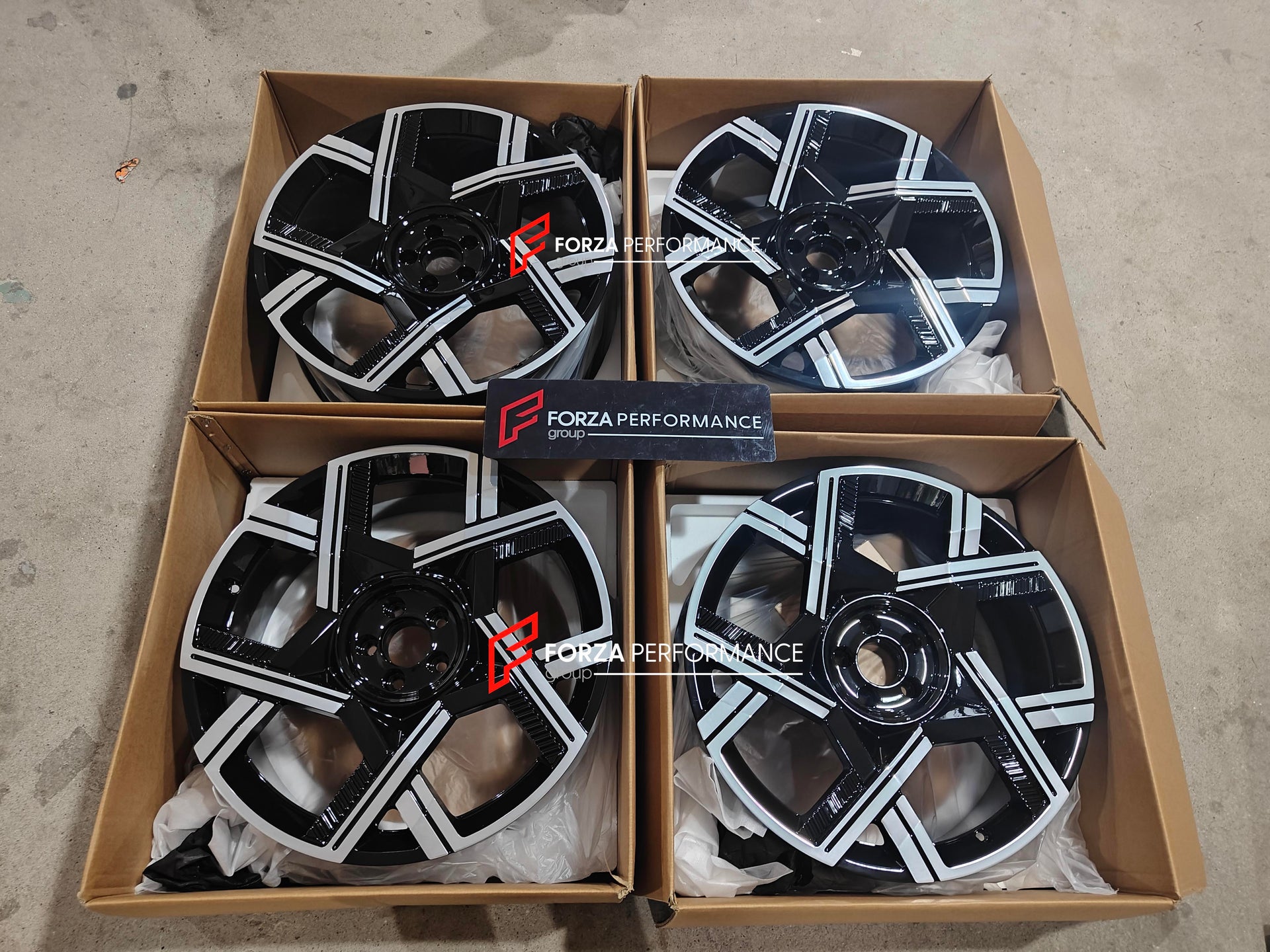22 INCH FORGED WHEELS RIMS for ROLLS ROYCE CULLINAN BLACK BADGE 2026 custom fit buy OEM Rolls Royce Cullinan Series II style design wheels