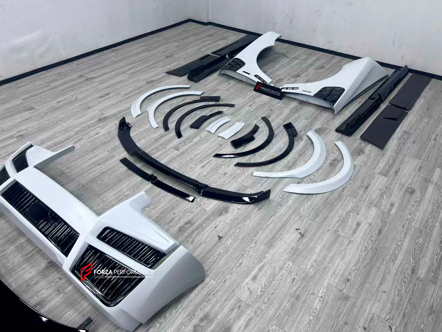 BODY KIT for ROLLS-ROYCE CULLINAN 2 2024+



Set includes:

Front Lip
Front Bumper
Front Bumper Meshes

Hood / Bonnet
Front Fenders
Fenders Flares
Side Skirts
Material: Plastic

