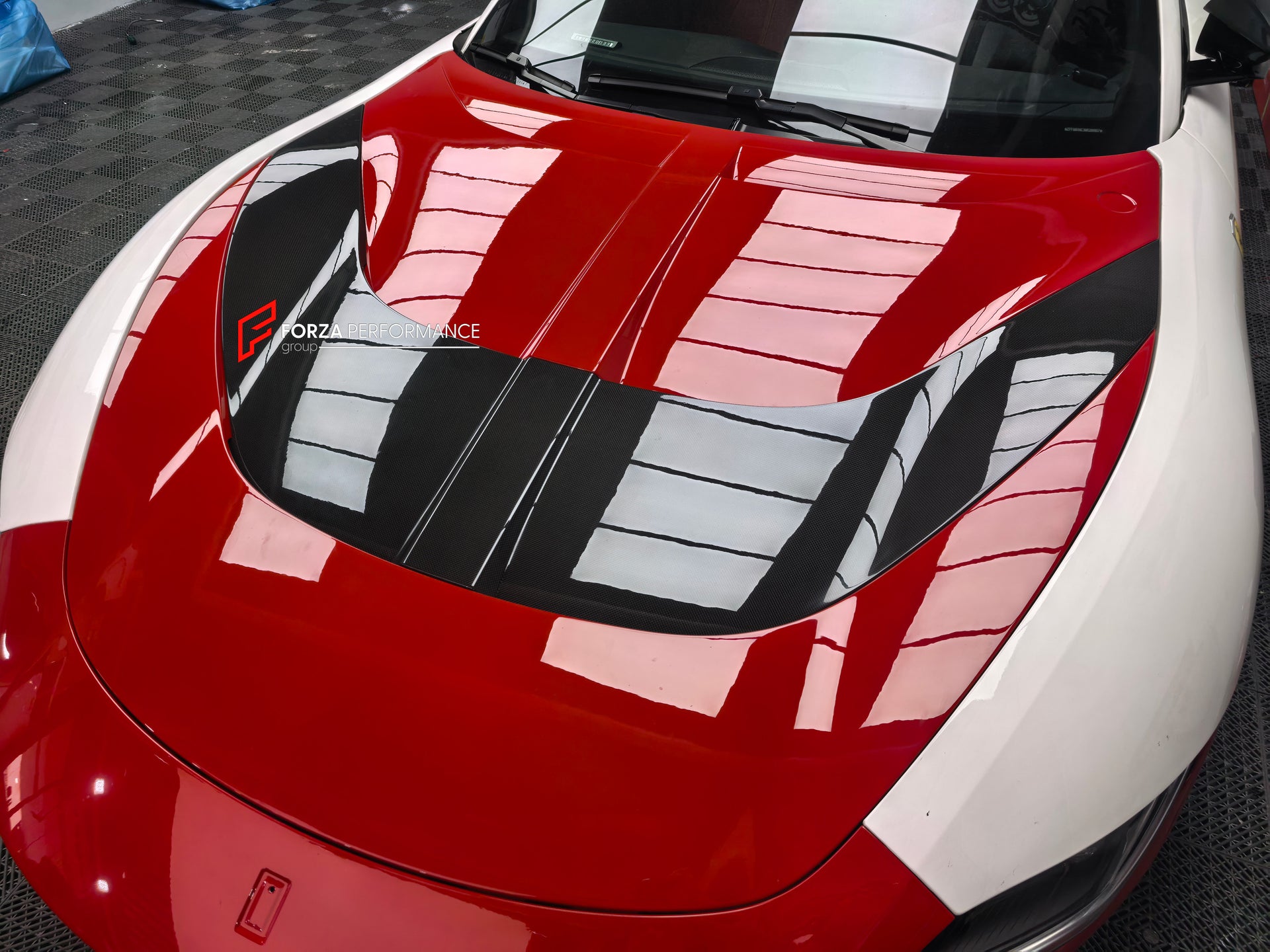 CARBON BODY KIT for FERRARI ROMA 2020+

Set includes:

Front Bumper
Front Grille
Hood Bonnet
Side Mirror Covers
Side Trims
Side Skirts
Rear Spoiler

Rear Diffuser

Material: Carbon Fiber

Note: Professional installation is required.