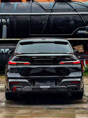 DRY CARBON BODY KIT for BMW 7 SERIES G70 2022+

Set includes:

Front Lip
Front Bumper Trims
Front Bumper Air Vent Covers
Side Mirror Covers
Side Trims
Side Skirts
Roof Spoiler
Rear Spoiler
Rear Diffuser

Material: Dry Carbon