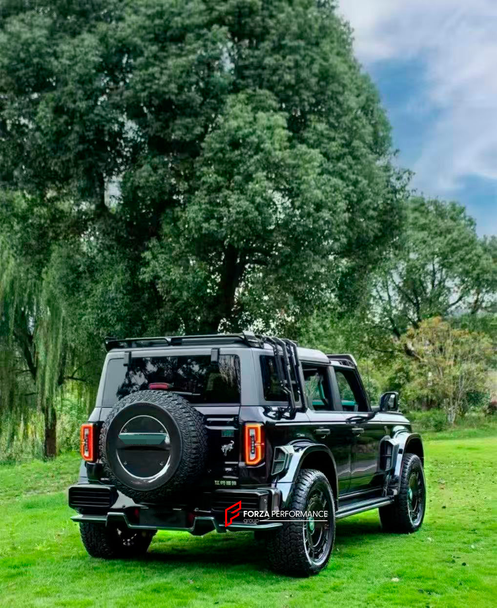 WIDE BODY KIT for FORD BRONCO 2021+

Set includes:

Front Lip
Front Bumper
Front Fenders
Hood / Bonnet
Side Skirts
Rear Fenders
Tail Lights
Rear Bumper
Rear Diffuser

Material: Fiberglass or Carbon Fiber